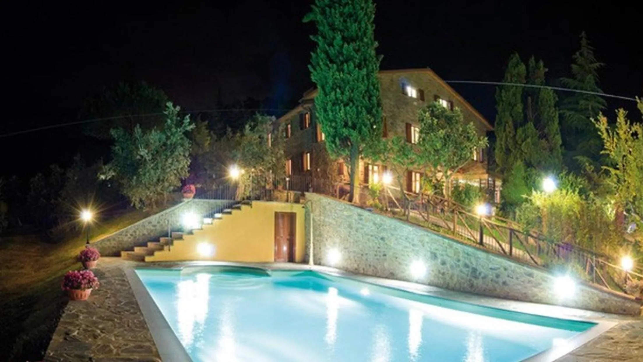 Pool view in Casa di Sasso