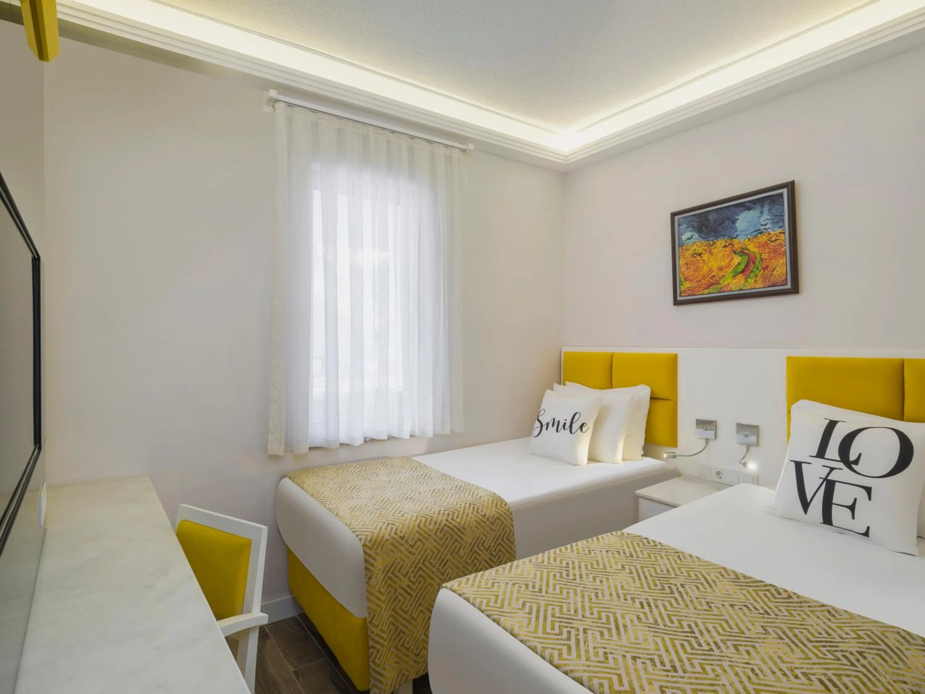 Property building, Bed in Selectum Family Comfort Side