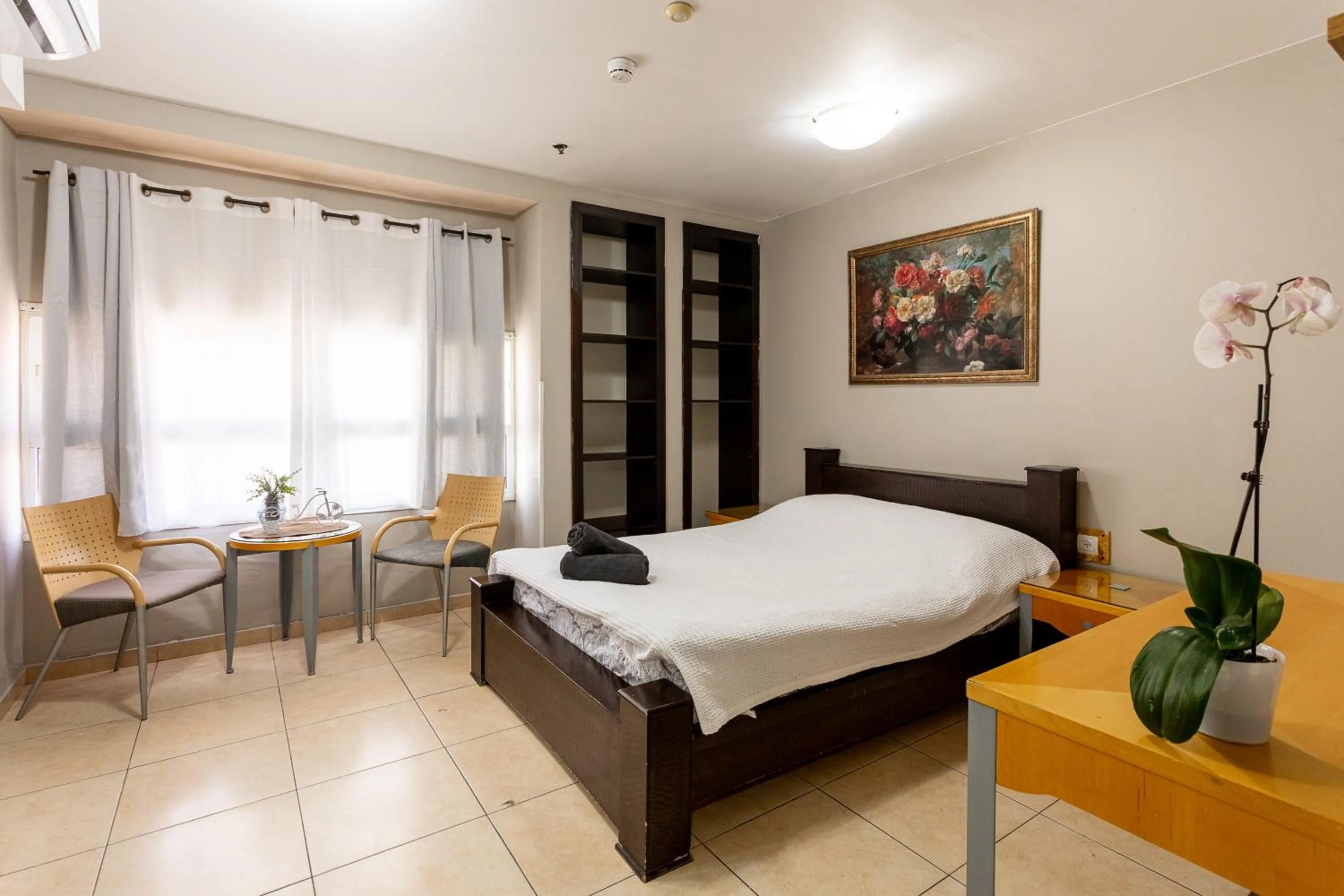 Living room, Bed in Little Prince Hostel-5 Min Walk To The Beach