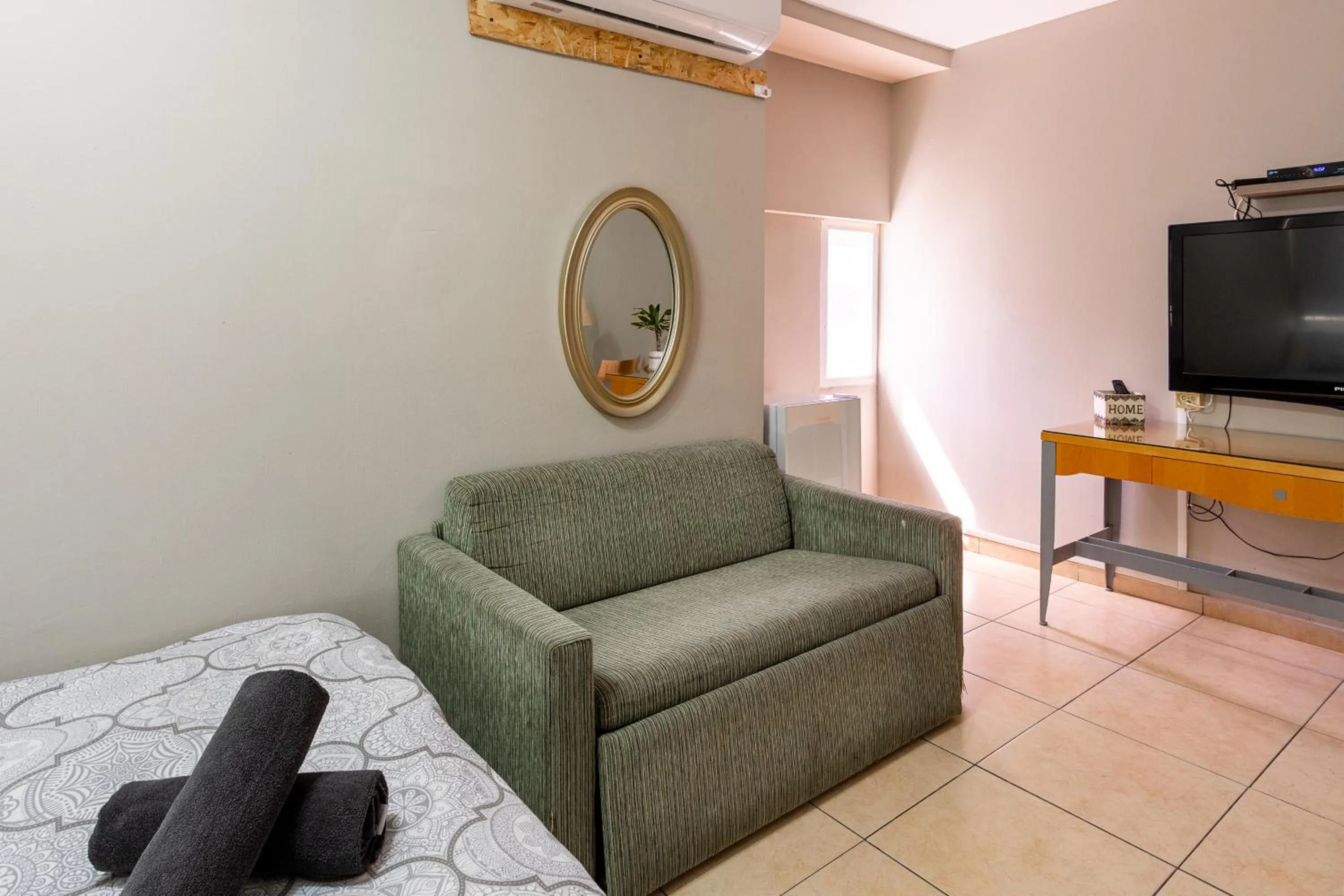 Living room in Little Prince Hostel-5 Min Walk To The Beach