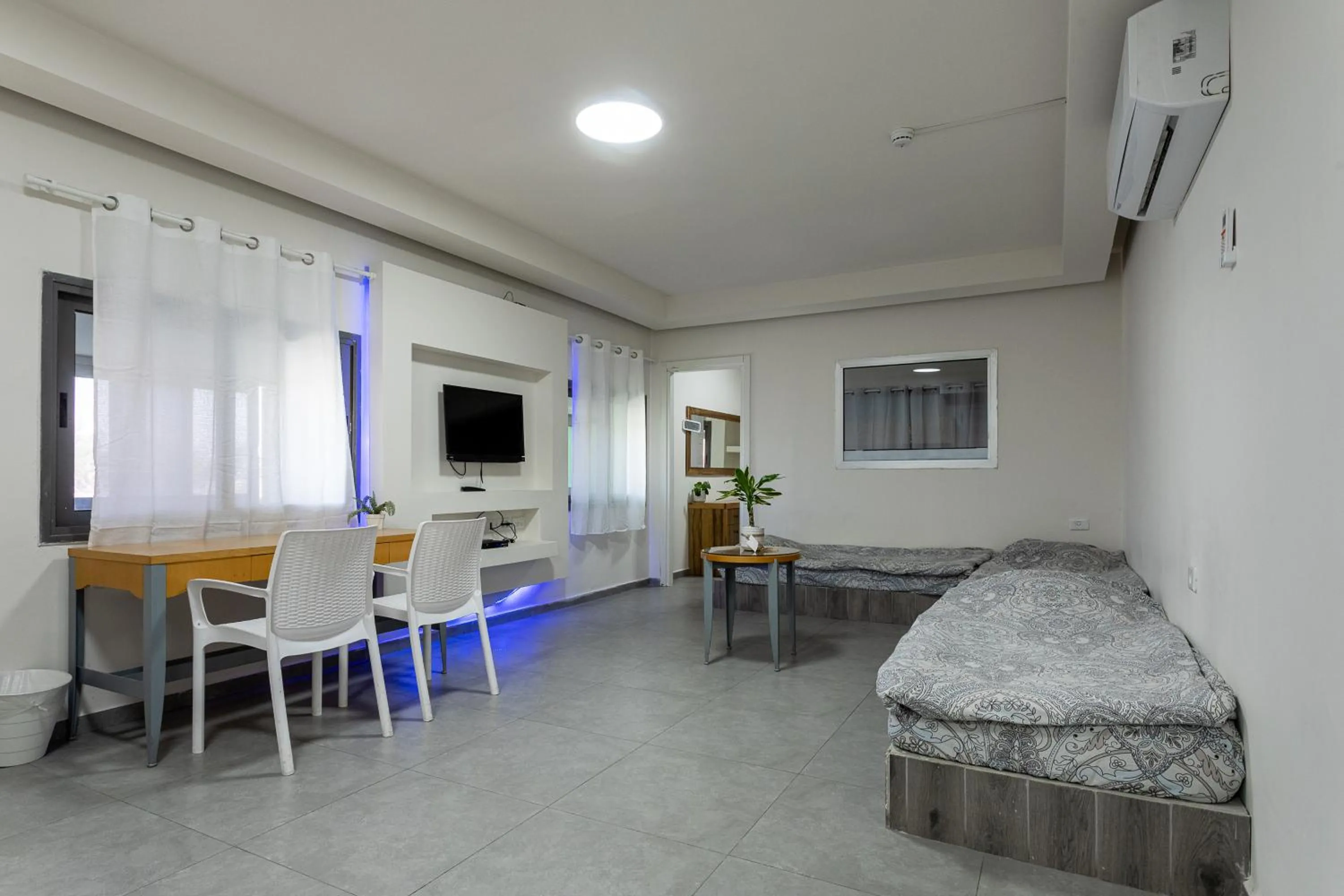 Living room in Little Prince Hostel-5 Min Walk To The Beach