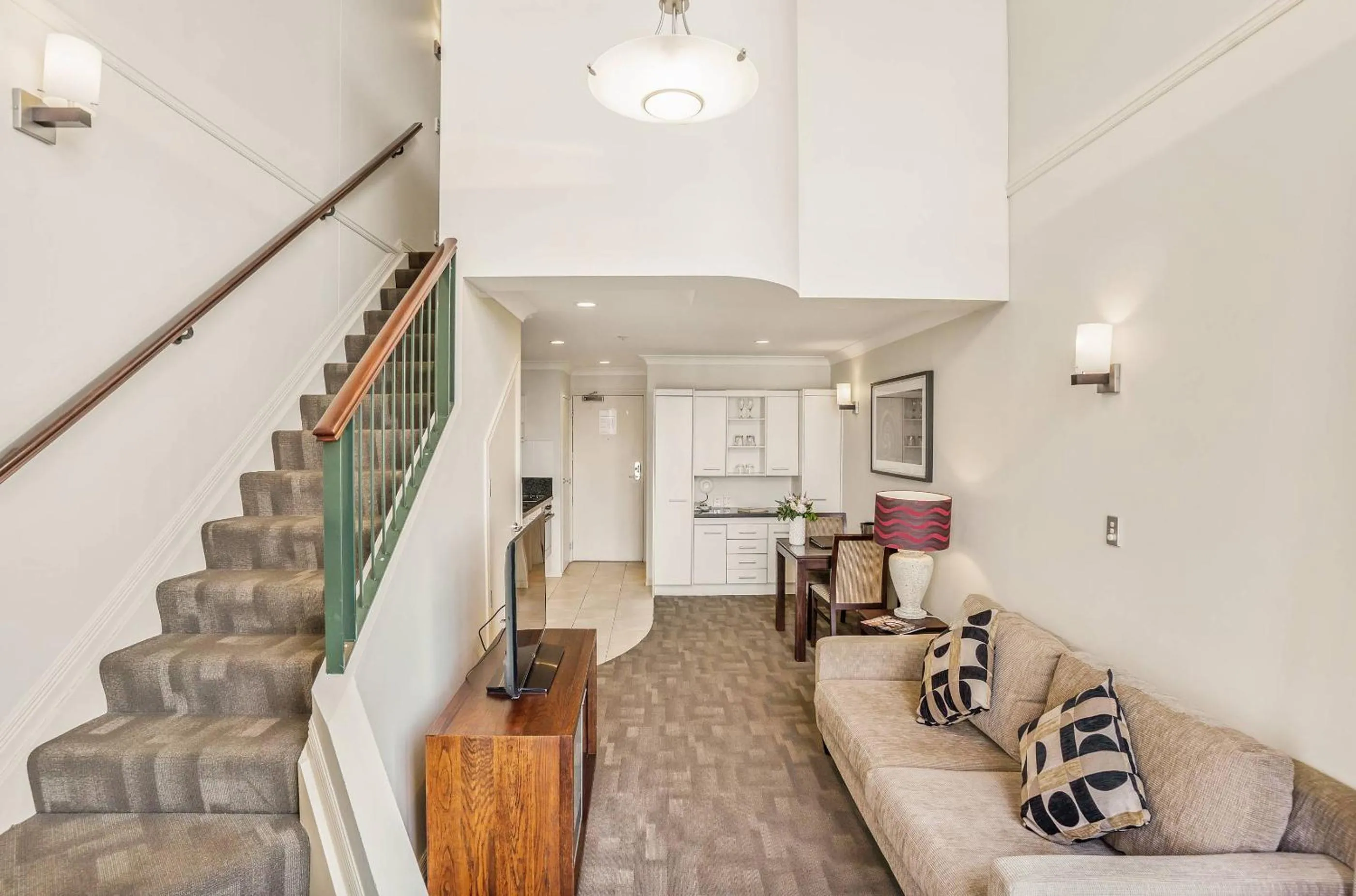 TV and multimedia in Parkside Hotel & Apartments