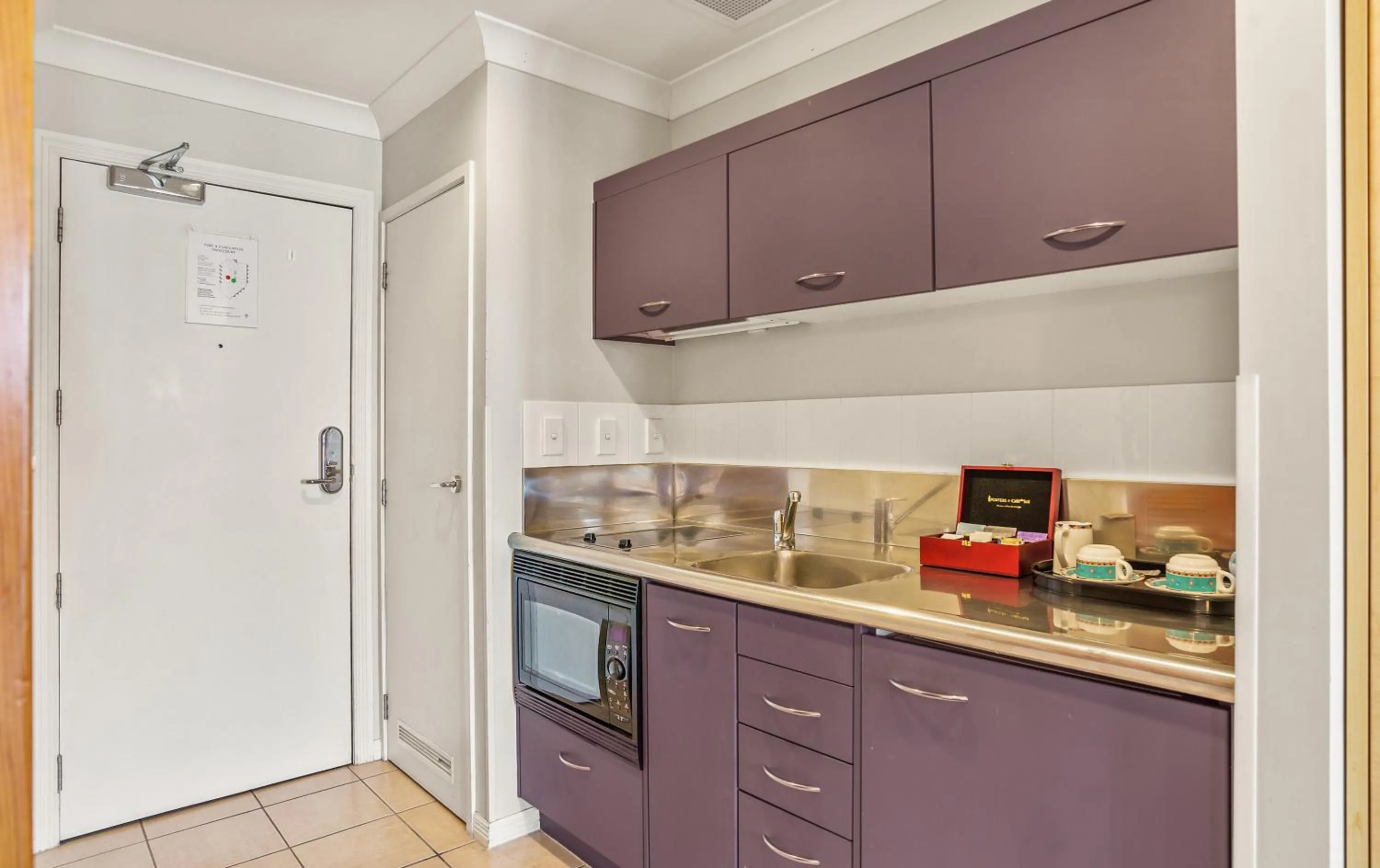 Kitchen or kitchenette in Parkside Hotel & Apartments
