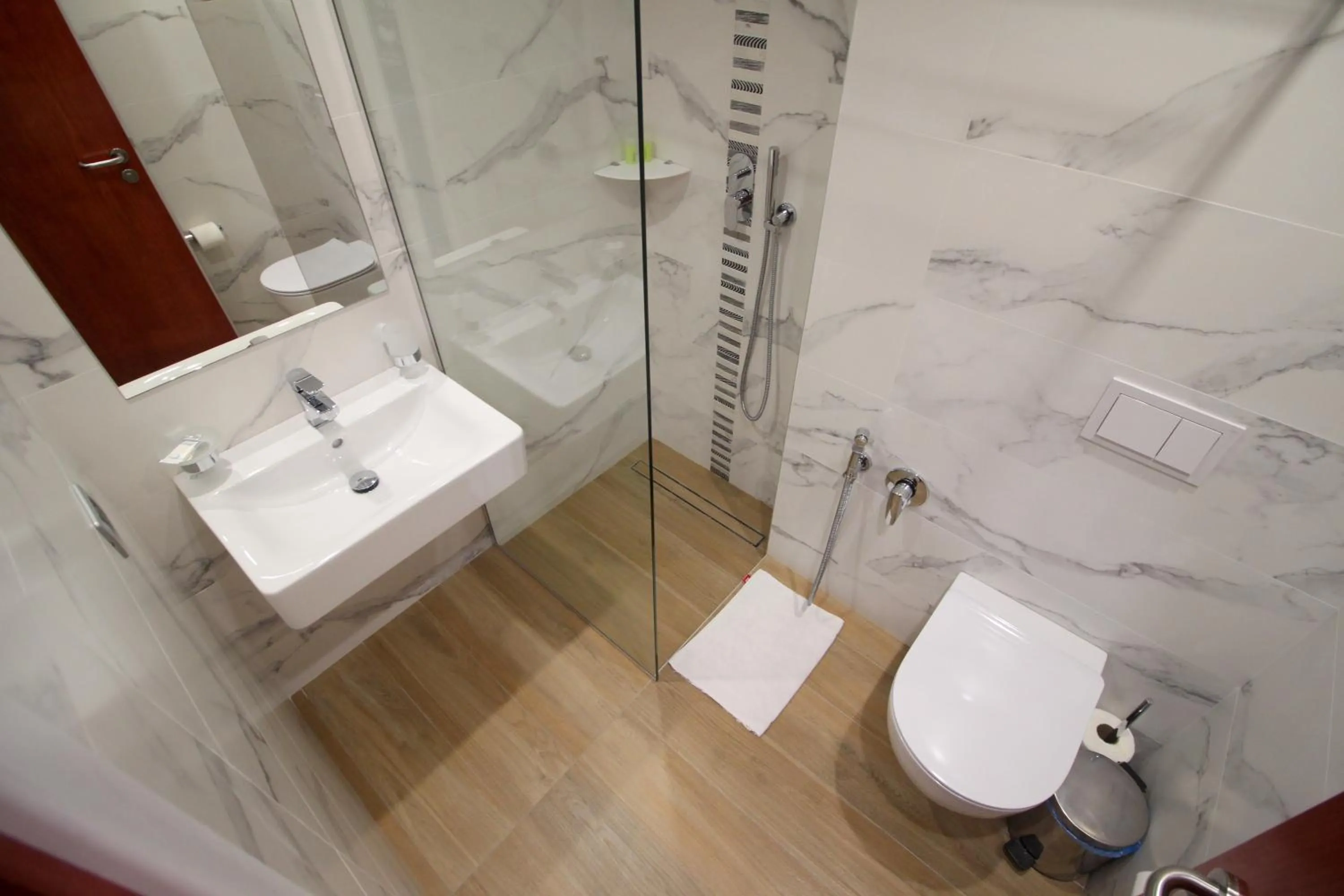 Shower in Hotel Saranda International