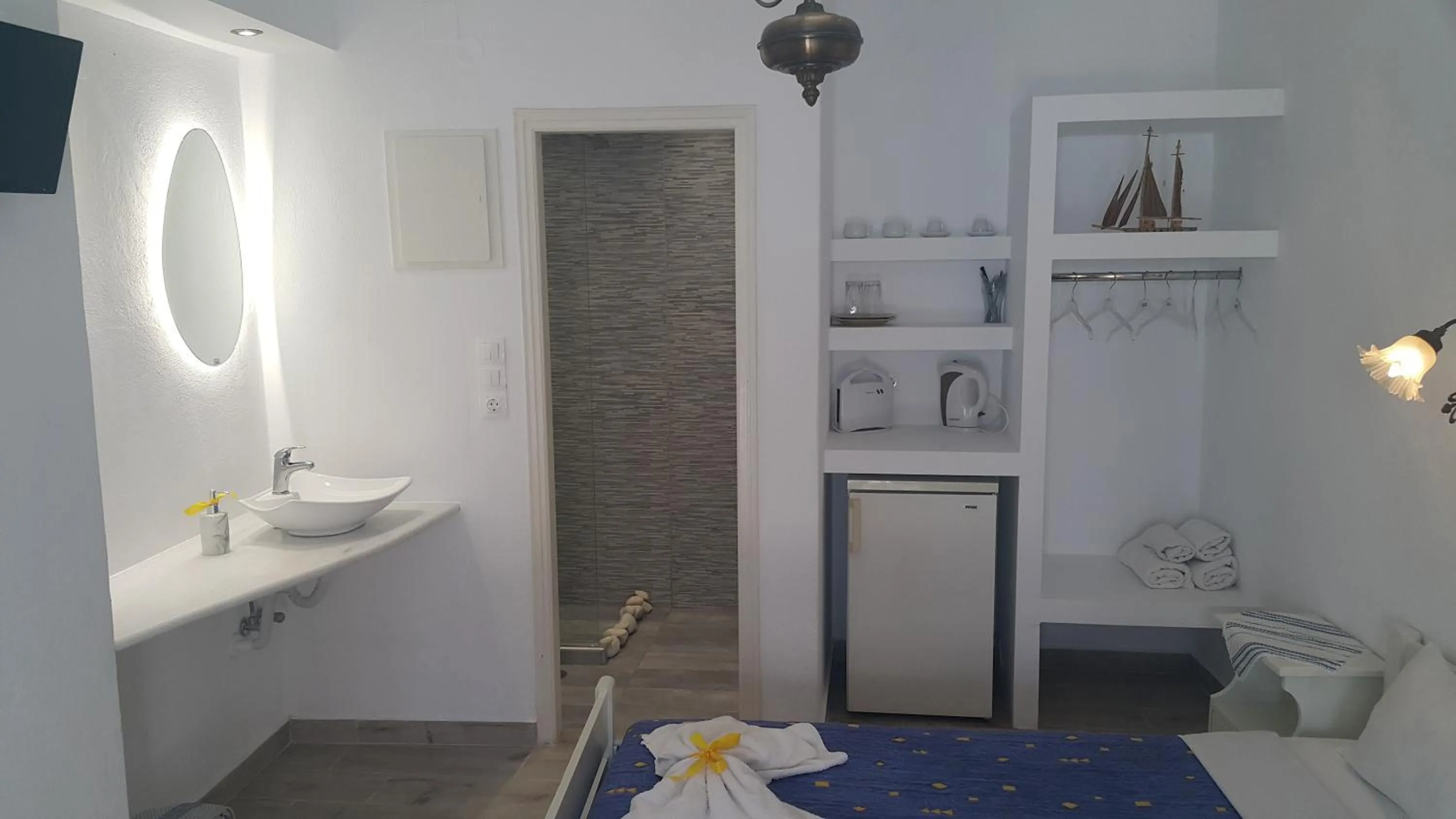 Photo of the whole room in Augusta Studios & Apartments
