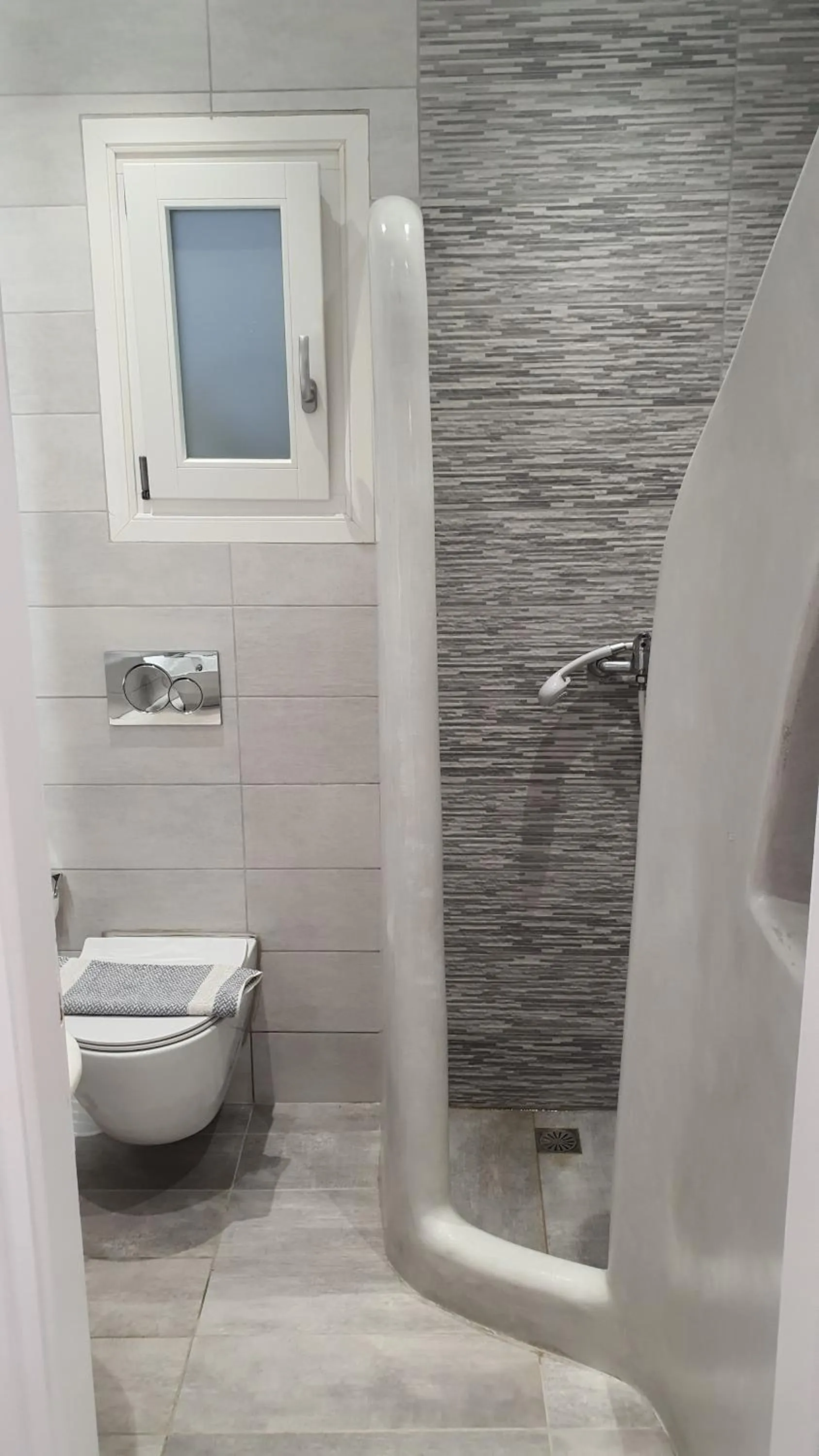 Bathroom in Augusta Studios & Apartments