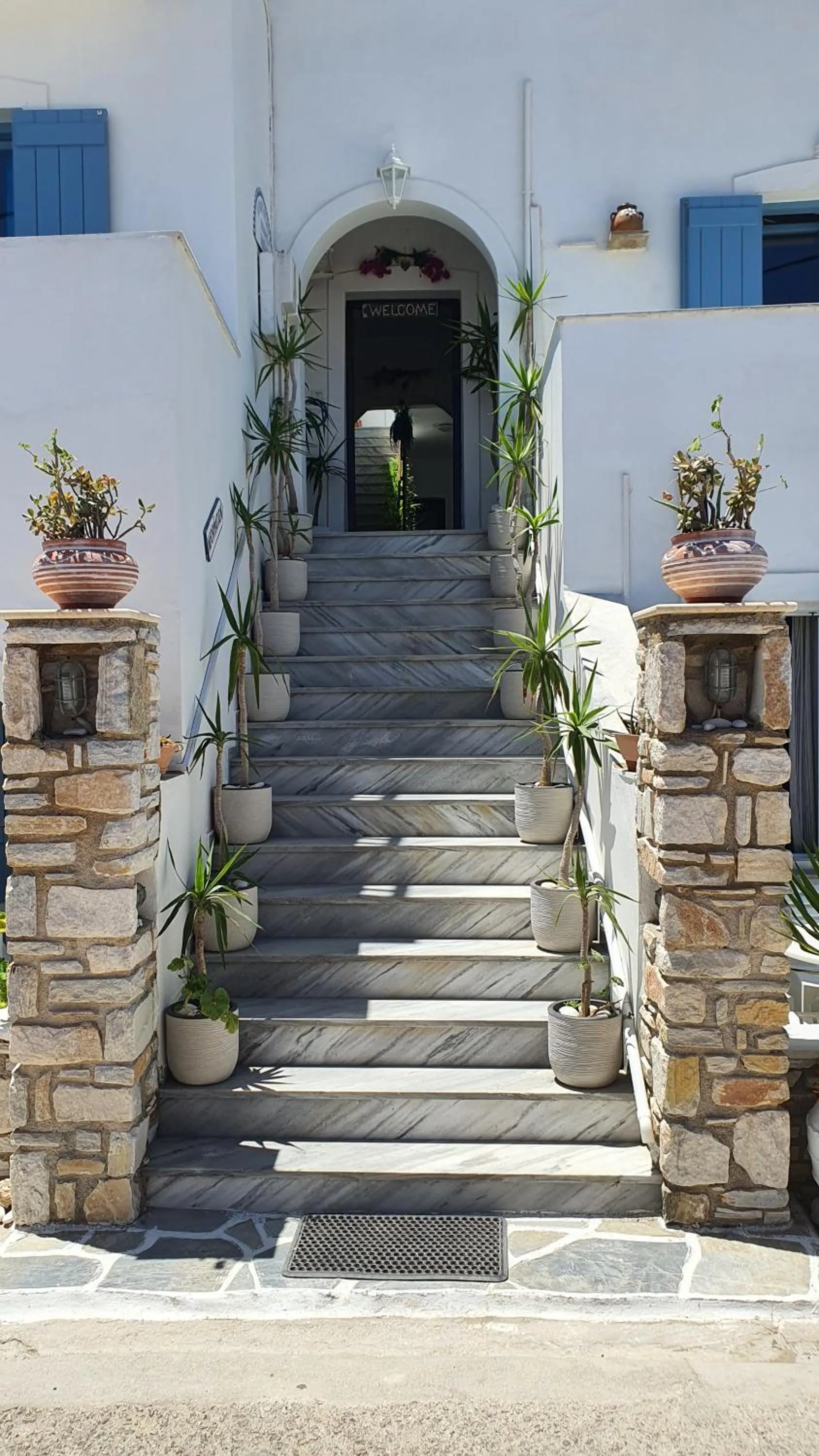 Facade/entrance in Augusta Studios & Apartments