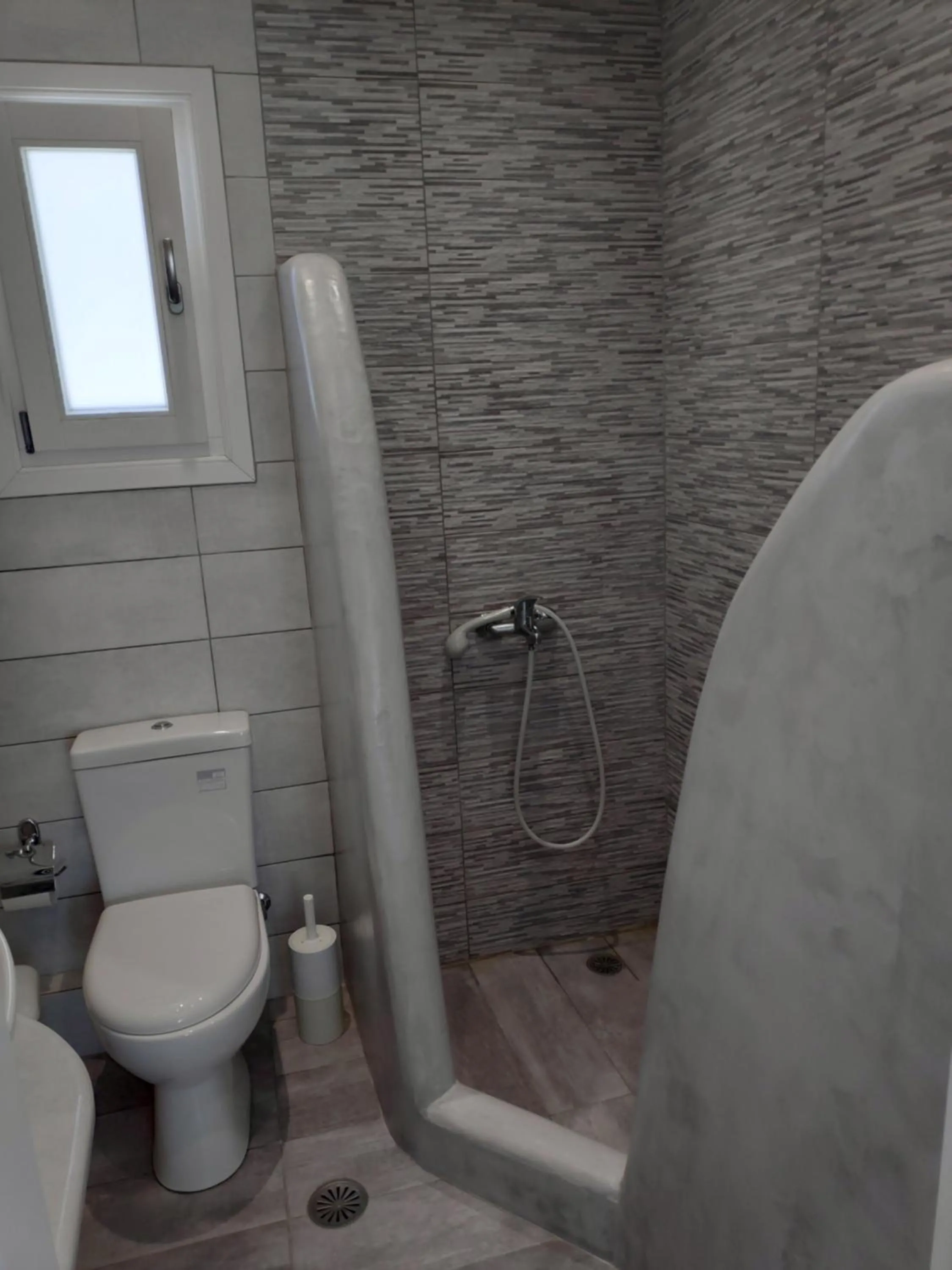 Bathroom in Augusta Studios & Apartments