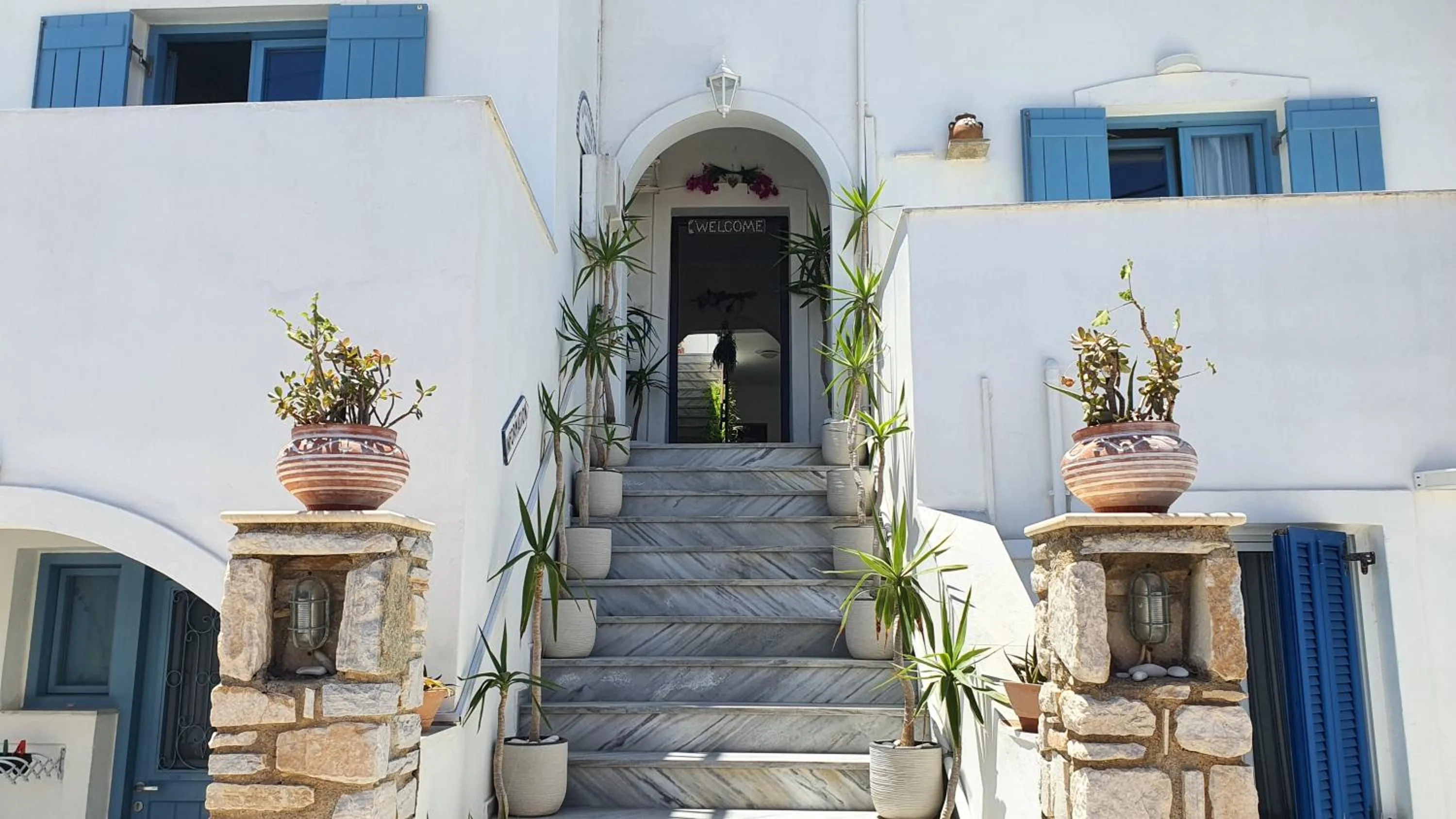 Facade/entrance in Augusta Studios & Apartments