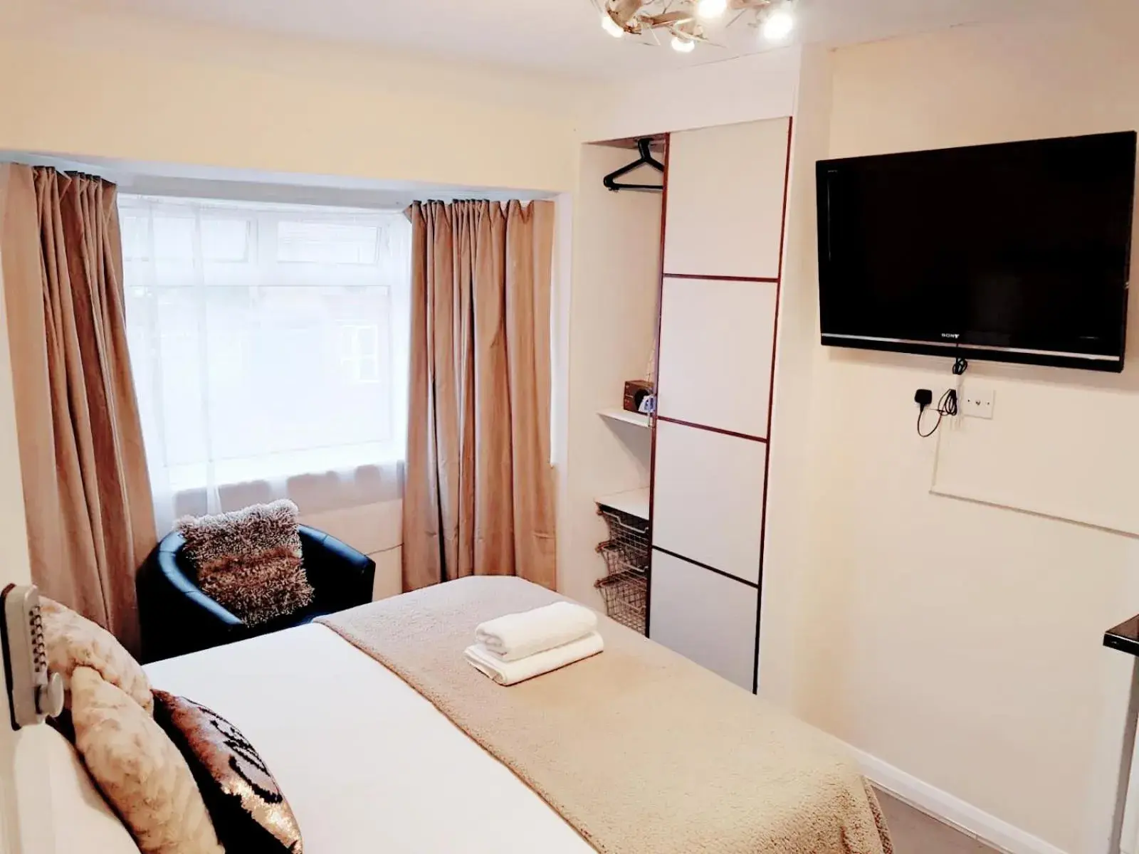 Bed in The 22 Bed in The 22