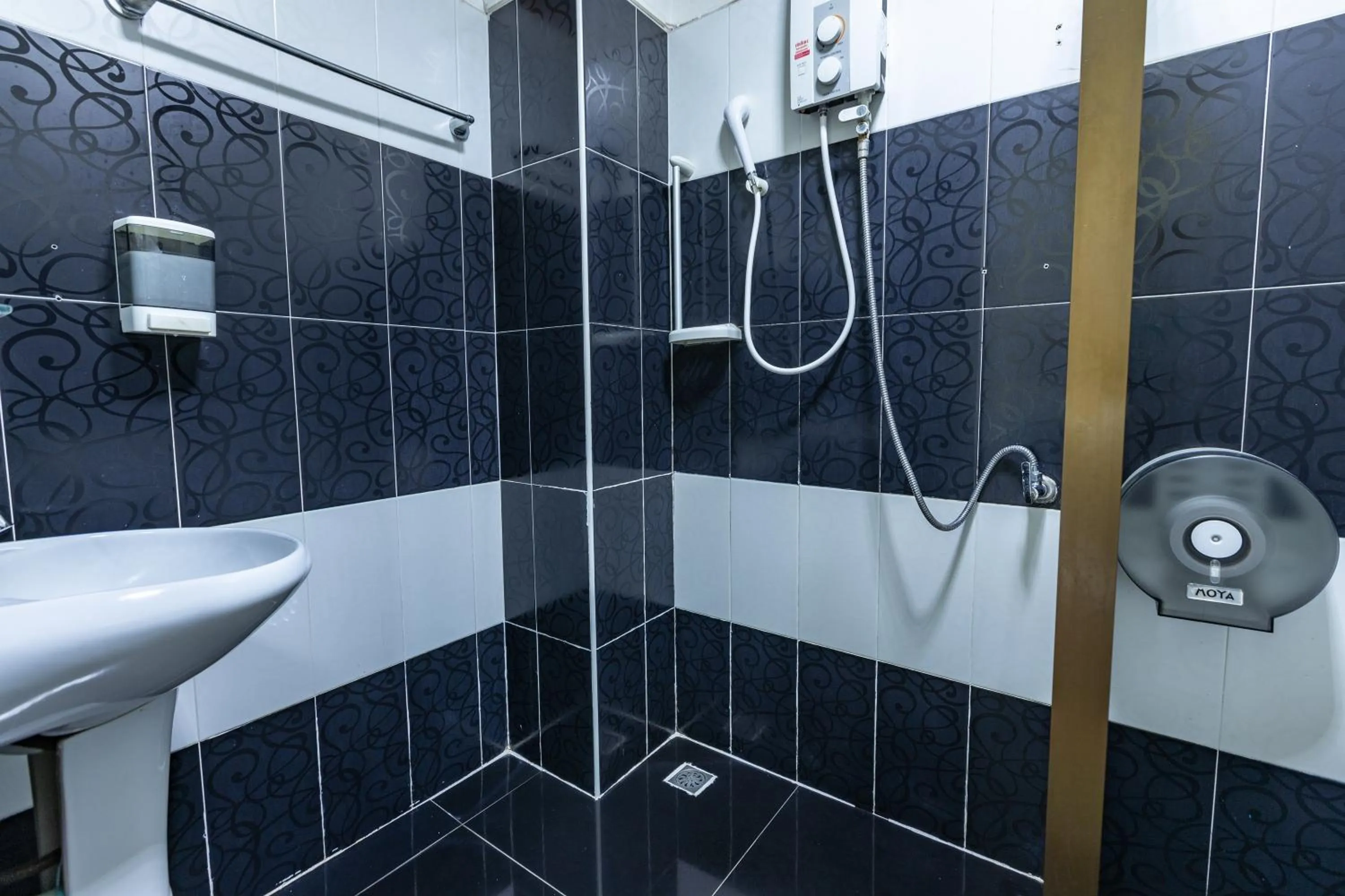 Bathroom in P.U. Inn Resort