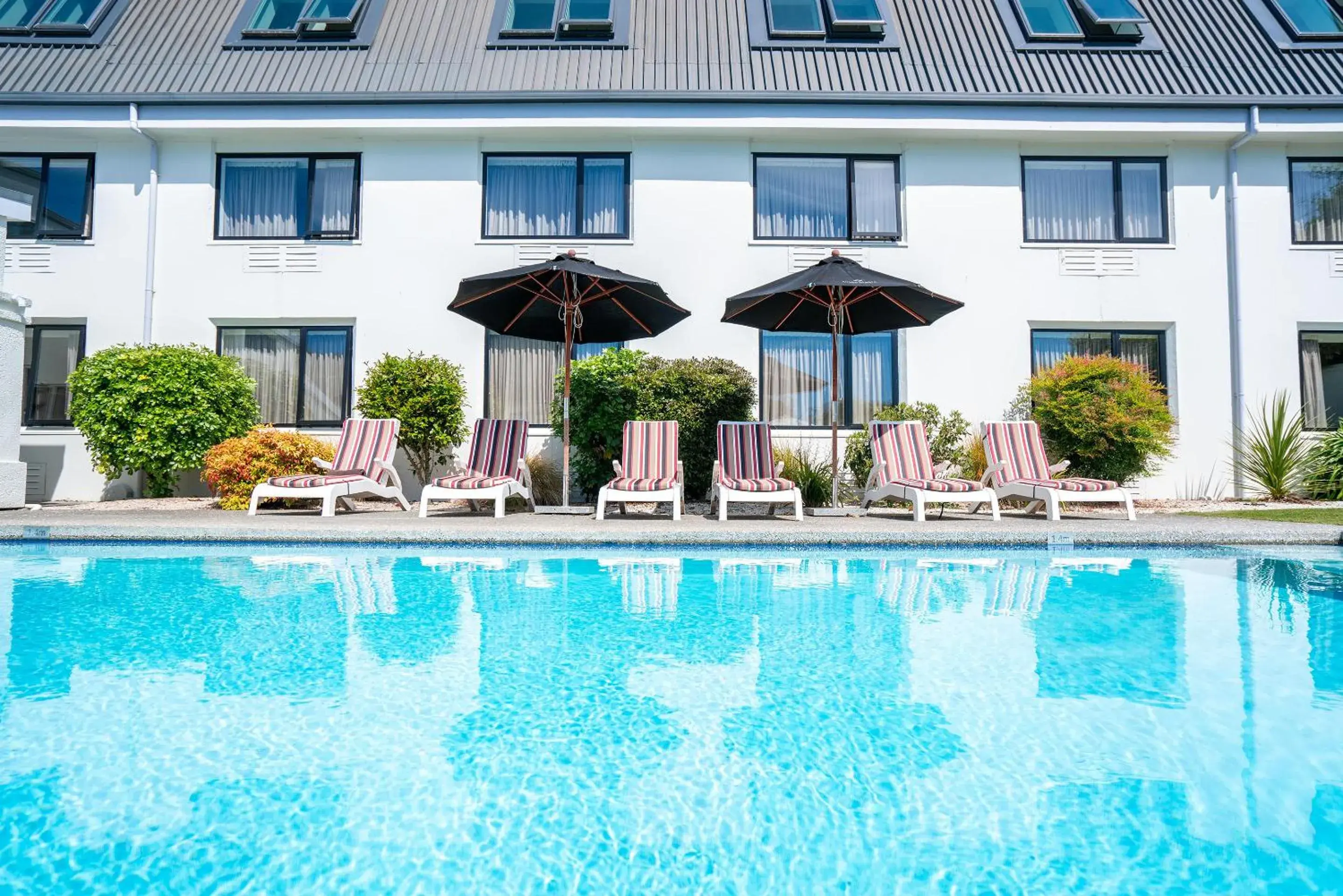 Swimming pool in Scenic Hotel Marlborough Swimming pool in Scenic Hotel Marlborough