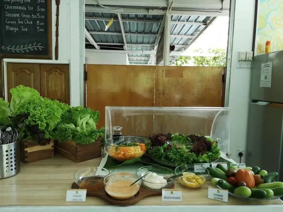 Food and drinks in Moonriver Lodge Food and drinks in Moonriver Lodge