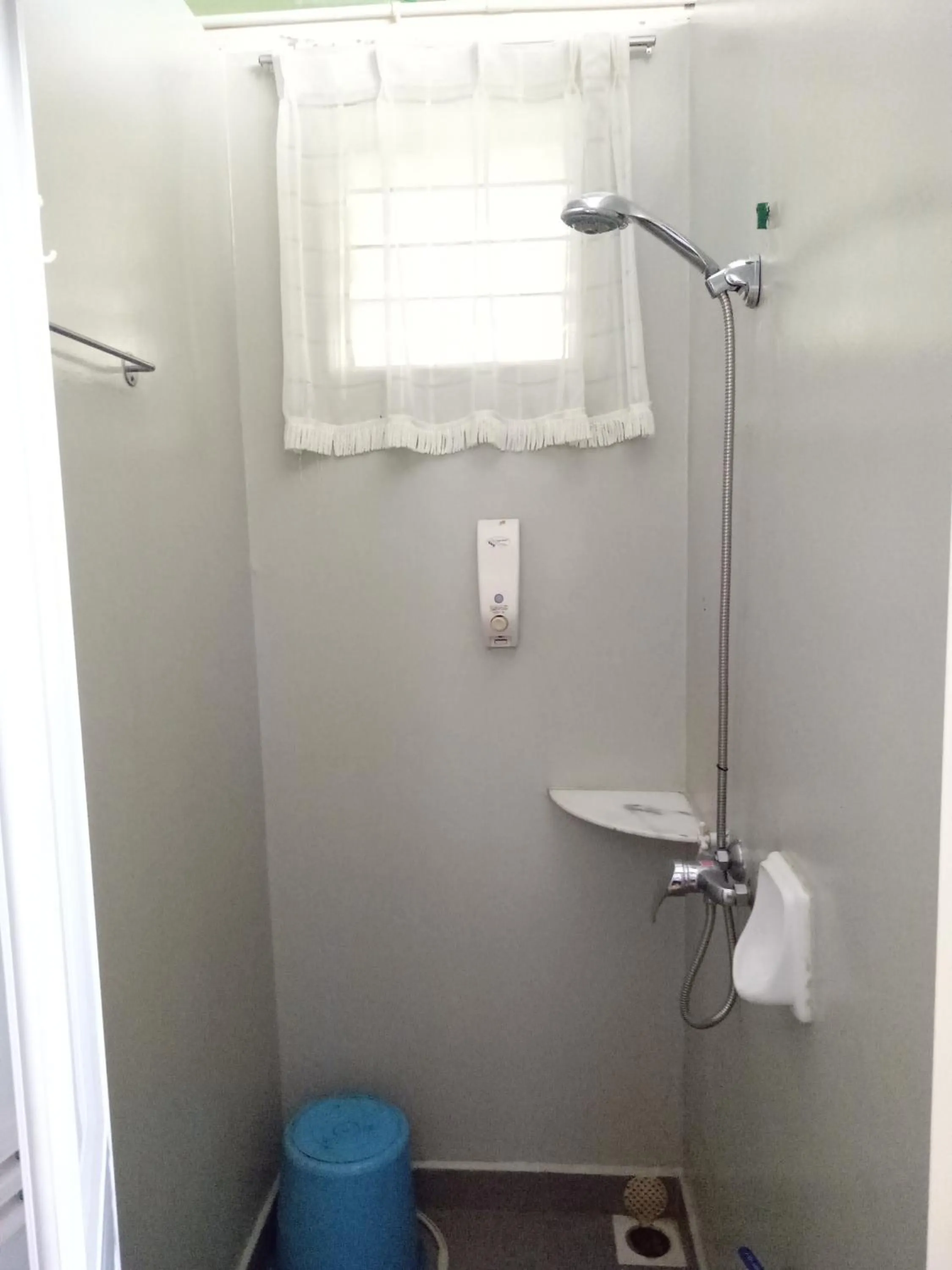 Shower in Moonriver Lodge