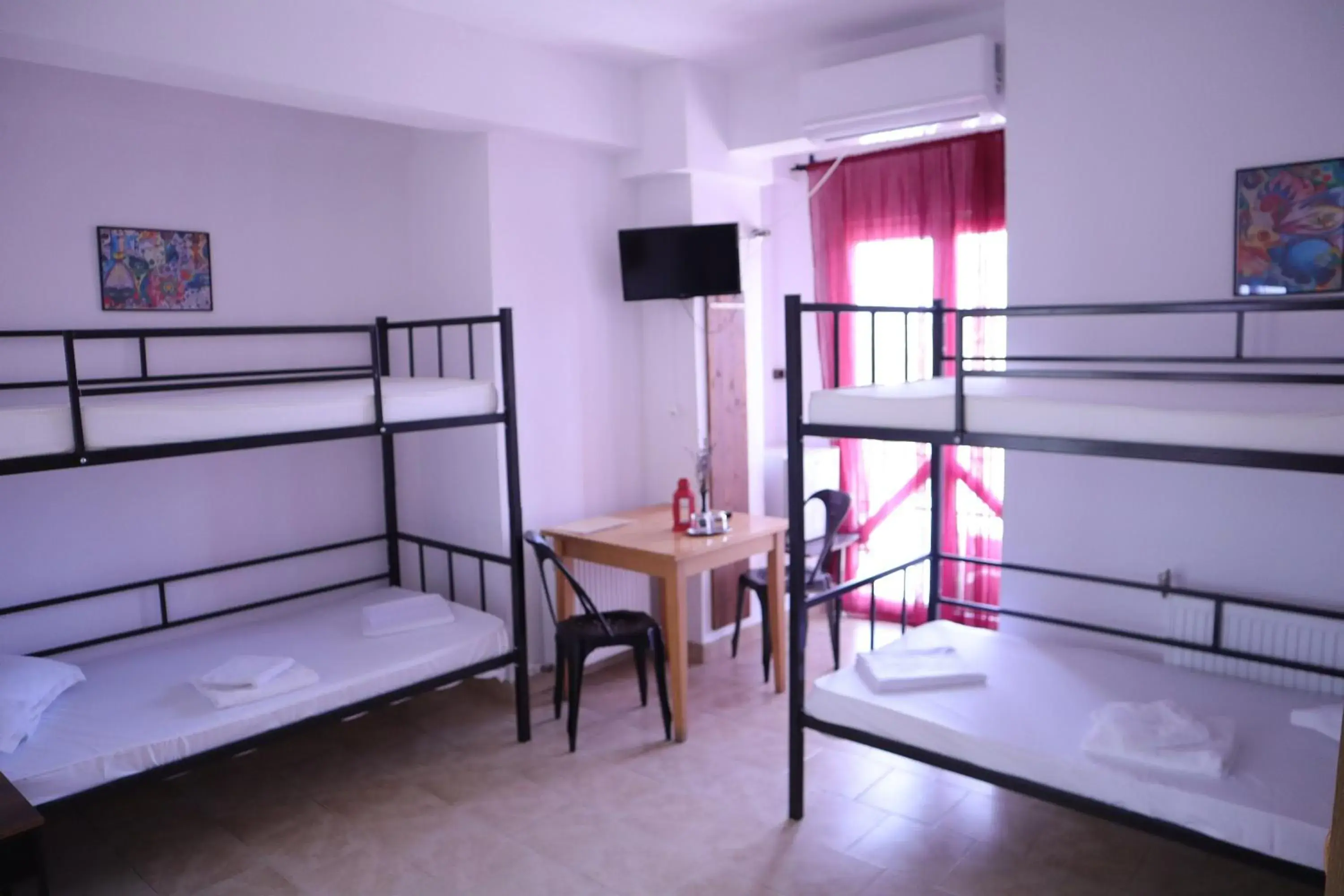 Standard Quadruple Room in Taxi Hostel Standard Quadruple Room in Taxi Hostel