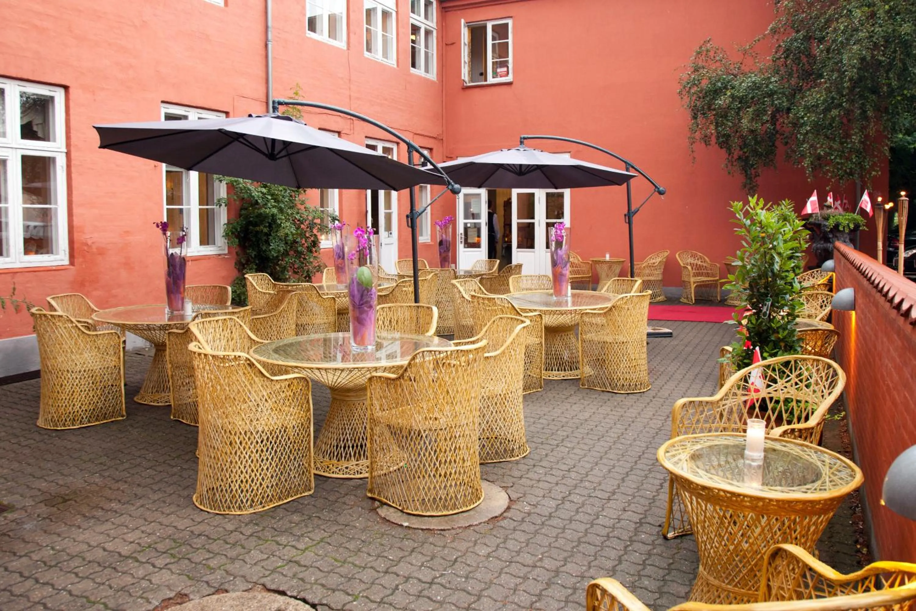 Patio in Hotel Harmonien