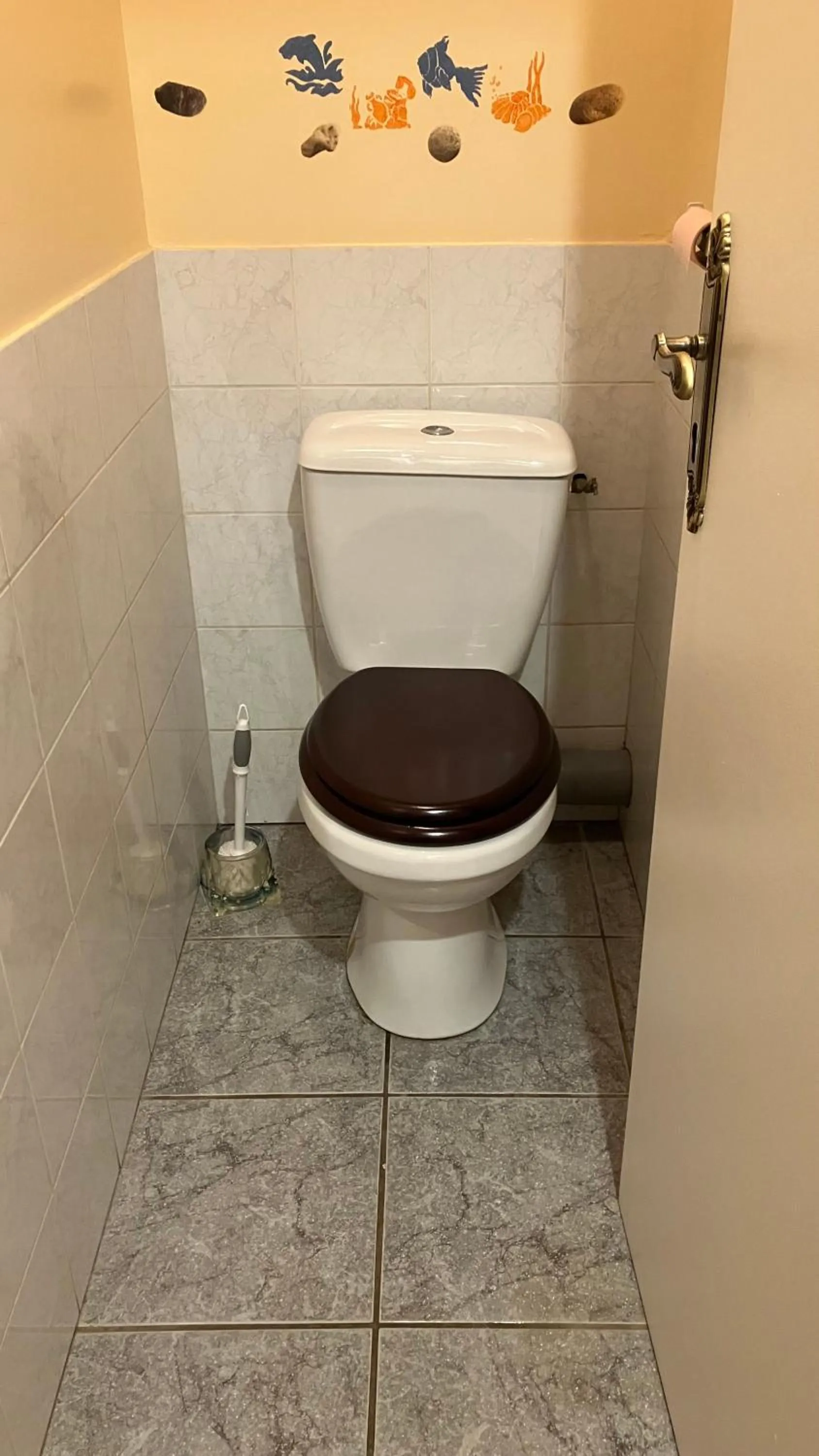 Toilet in Caux-Breizh