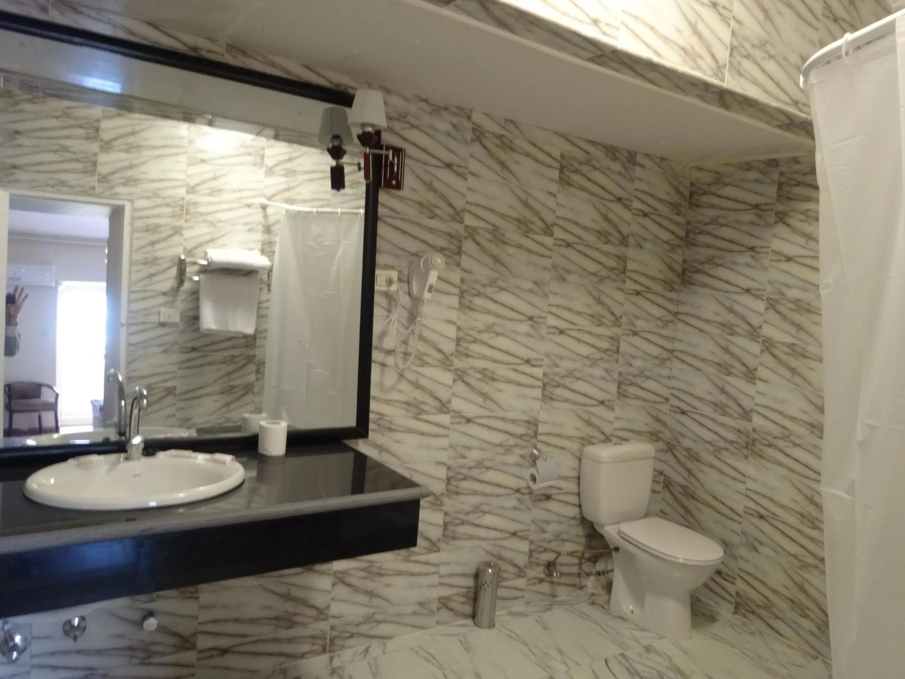 Bathroom in Indiana Hotel