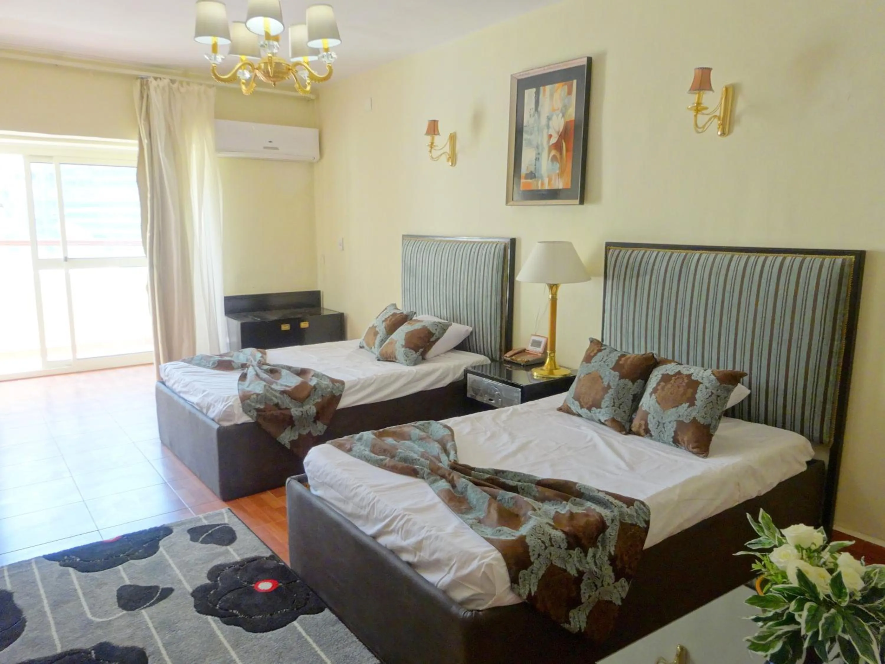 Bedroom, Bed in Indiana Hotel