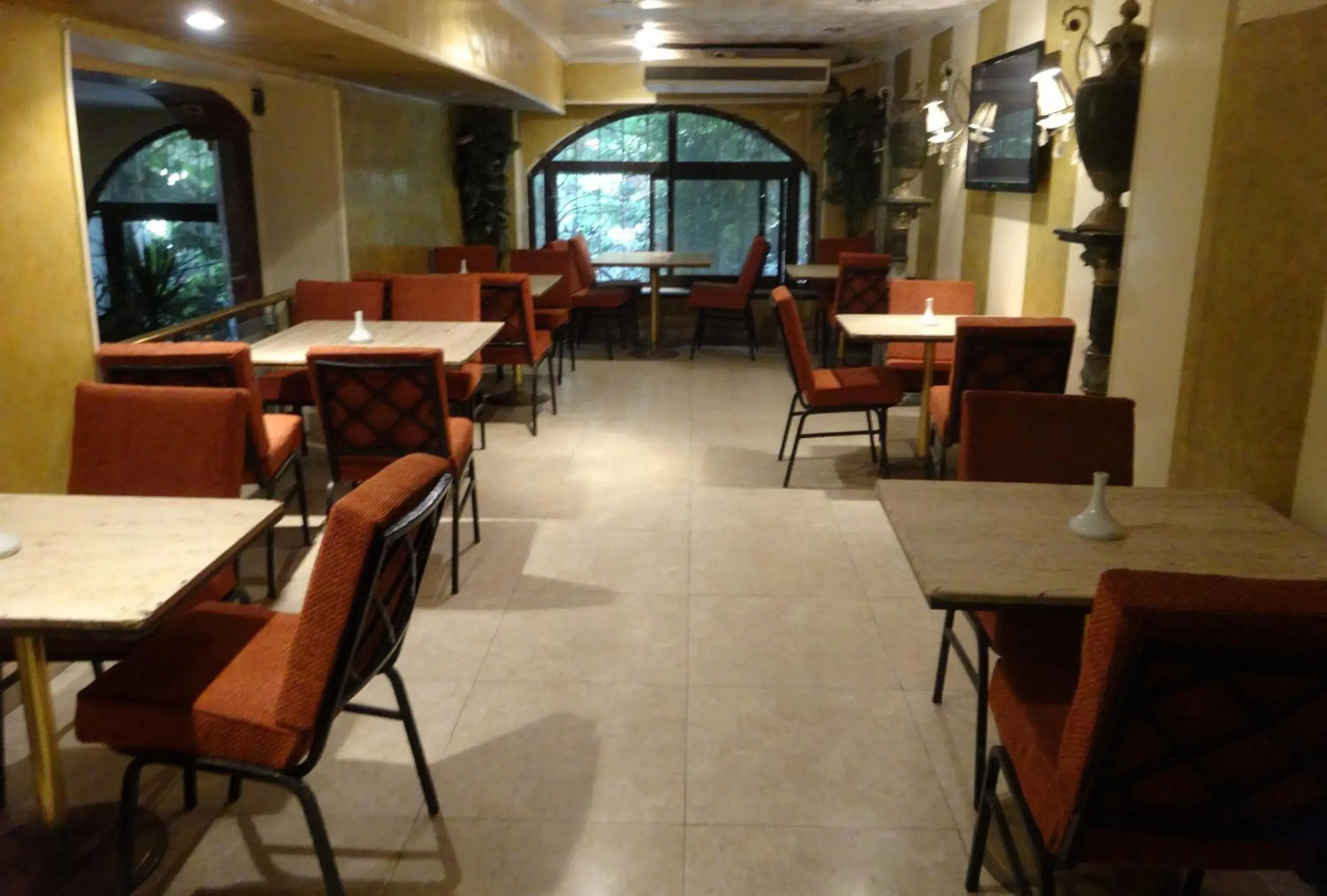 Restaurant/places to eat in Indiana Hotel Restaurant/places to eat in Indiana Hotel