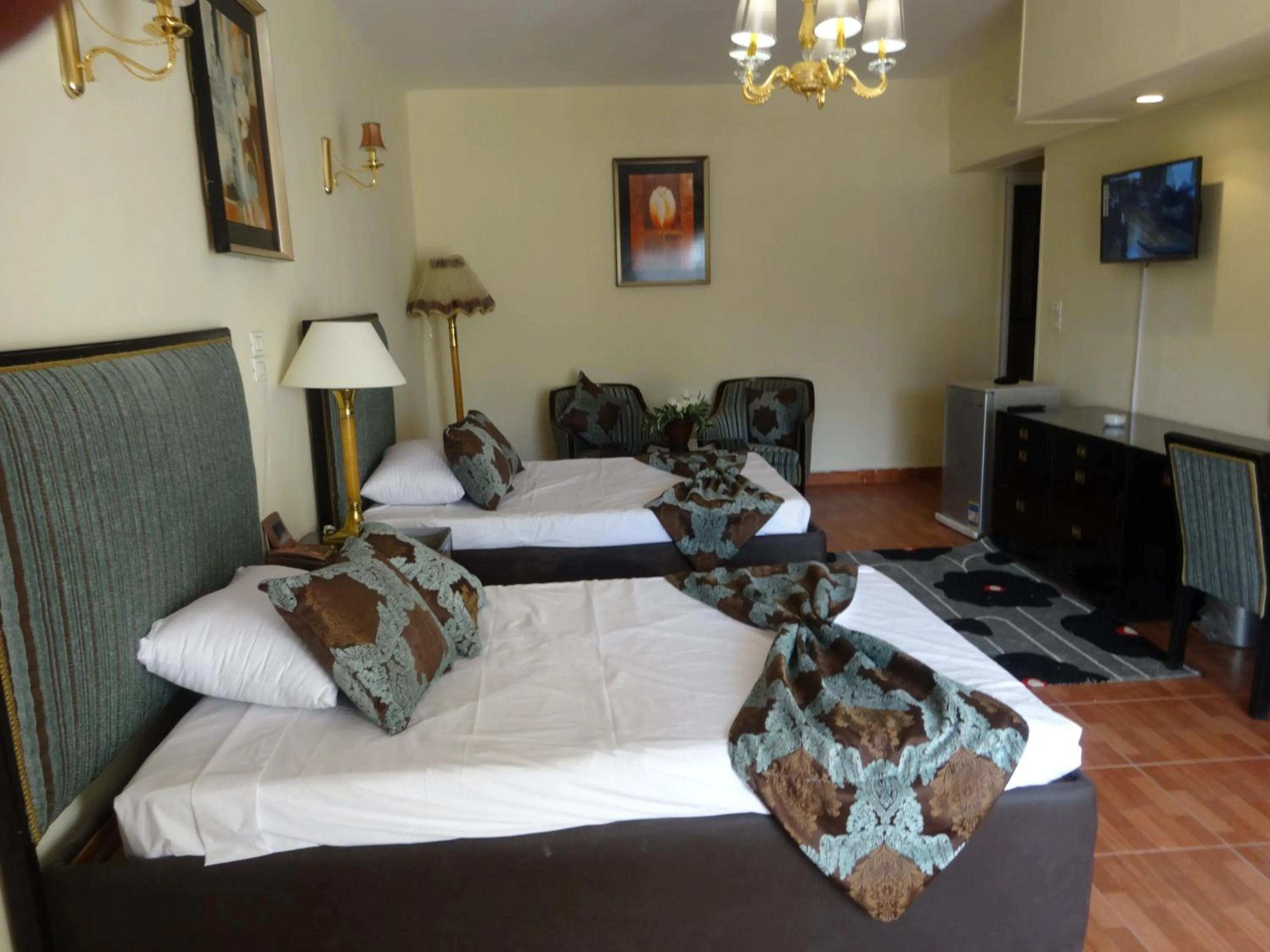 Photo of the whole room, Bed in Indiana Hotel