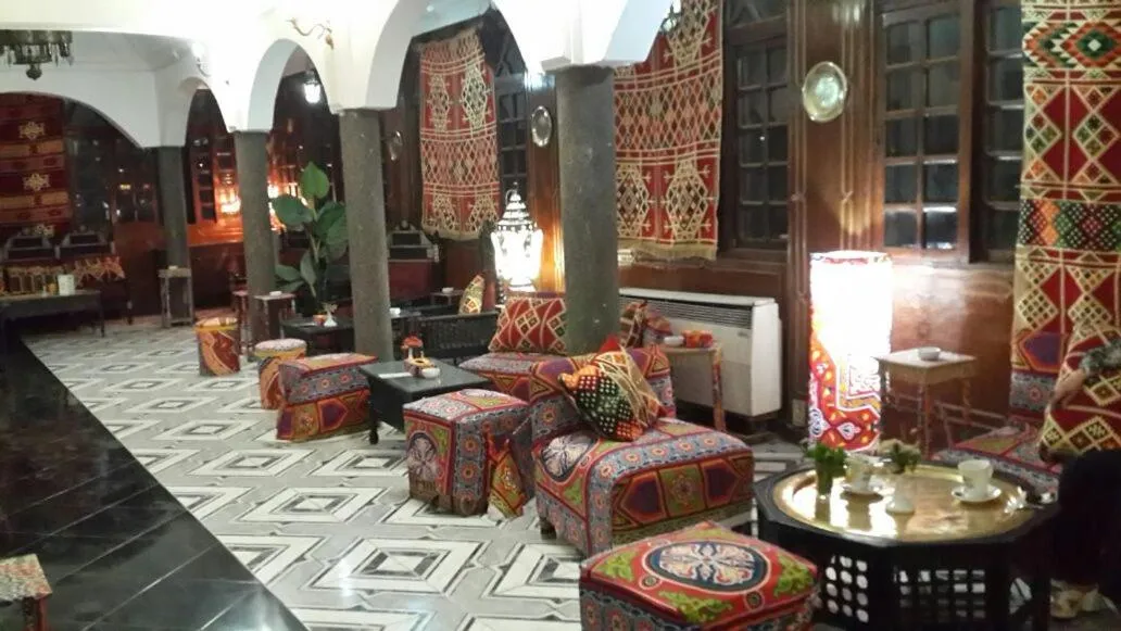 Seating area in Indiana Hotel