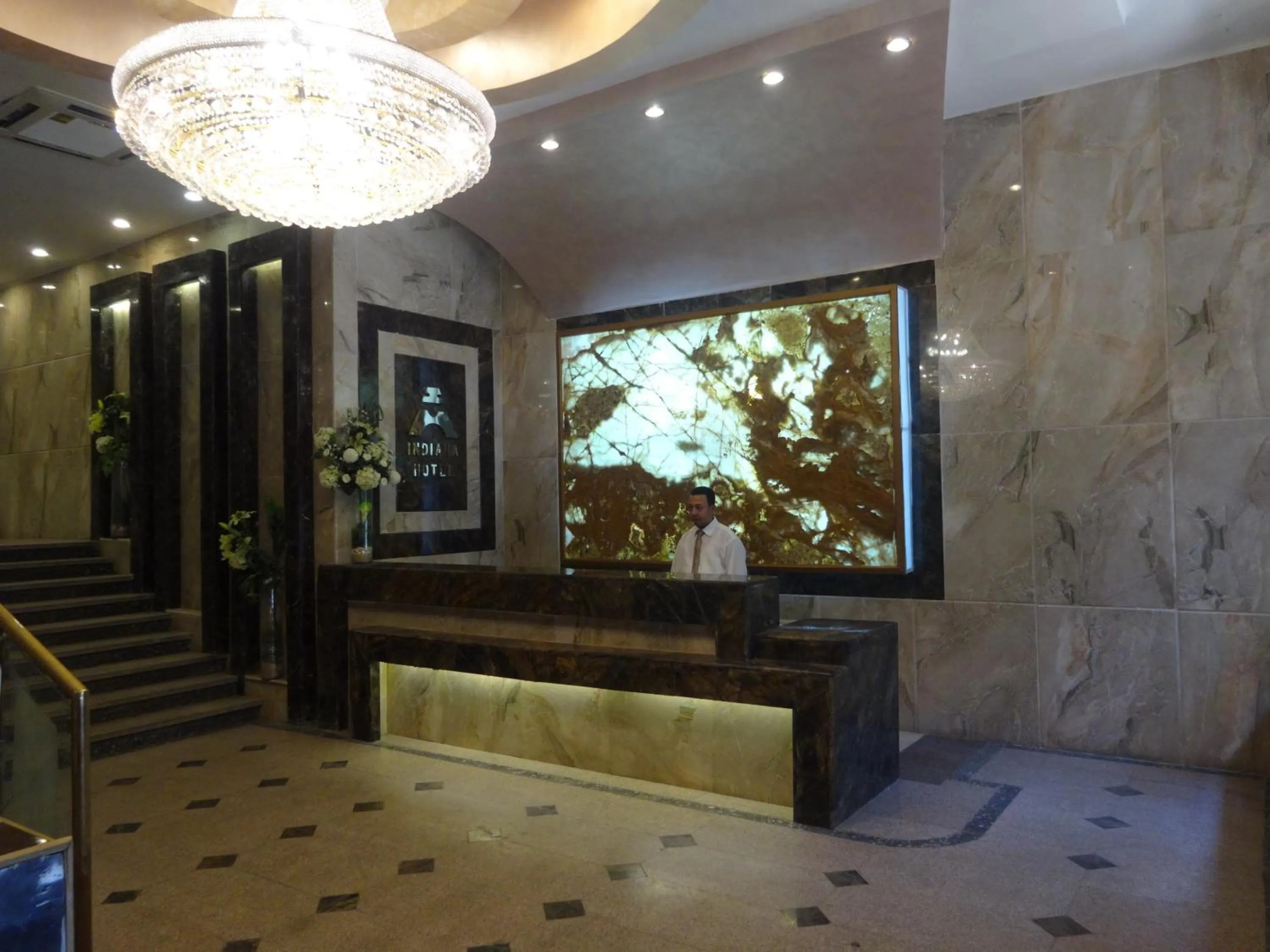 Facade/entrance in Indiana Hotel