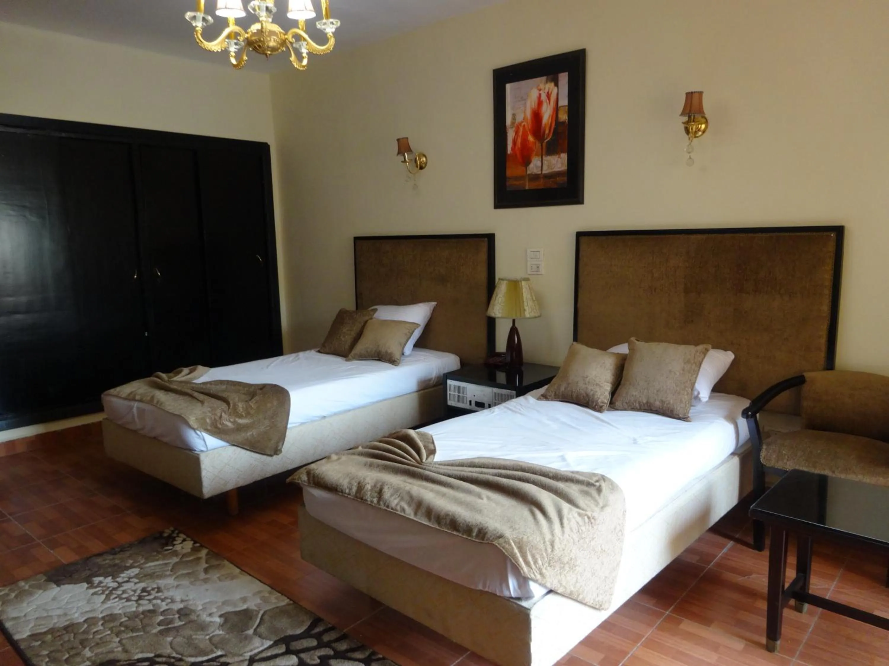 Pool view, Bed in Indiana Hotel