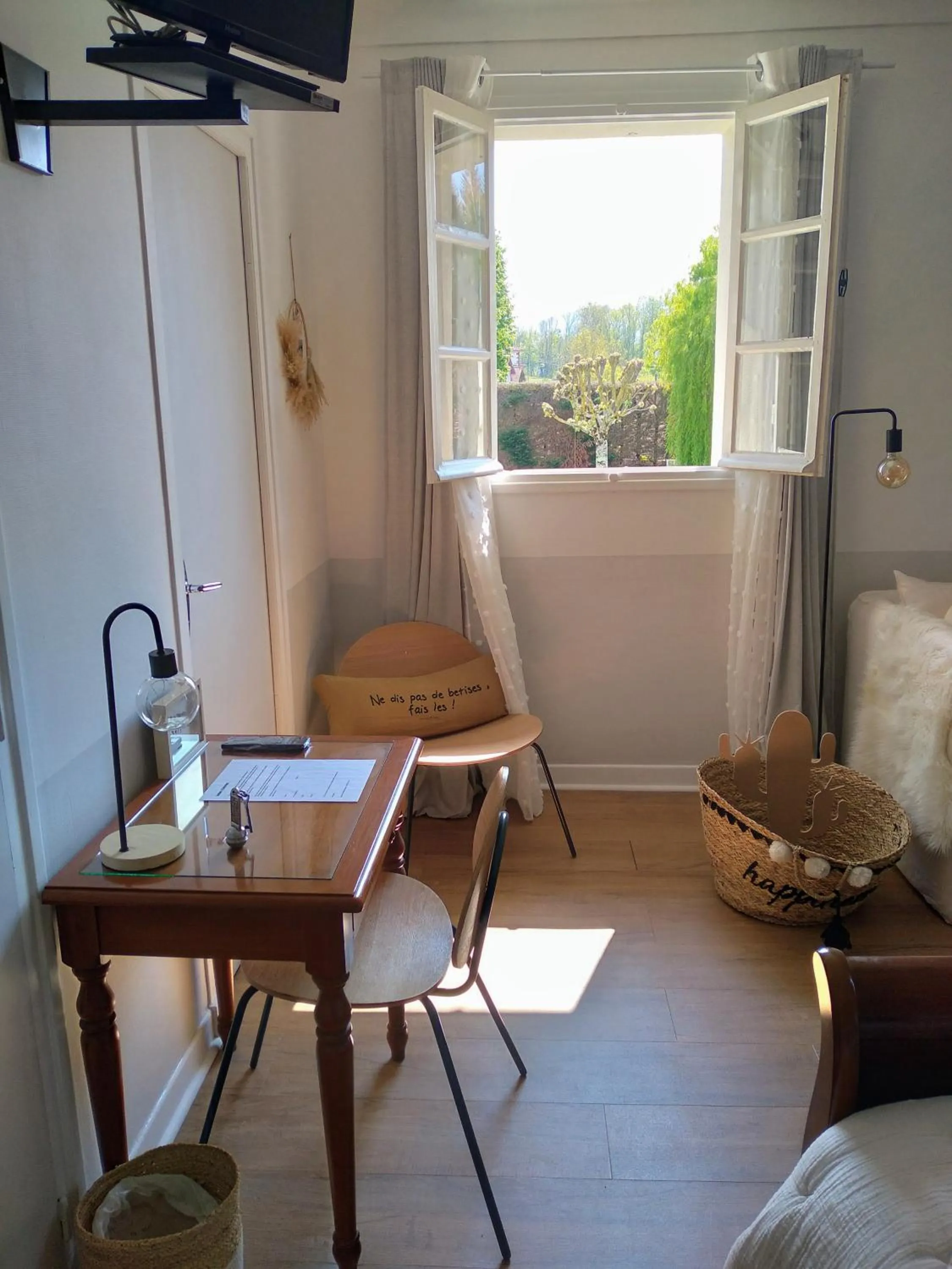 Bedroom in Hôtel Camou