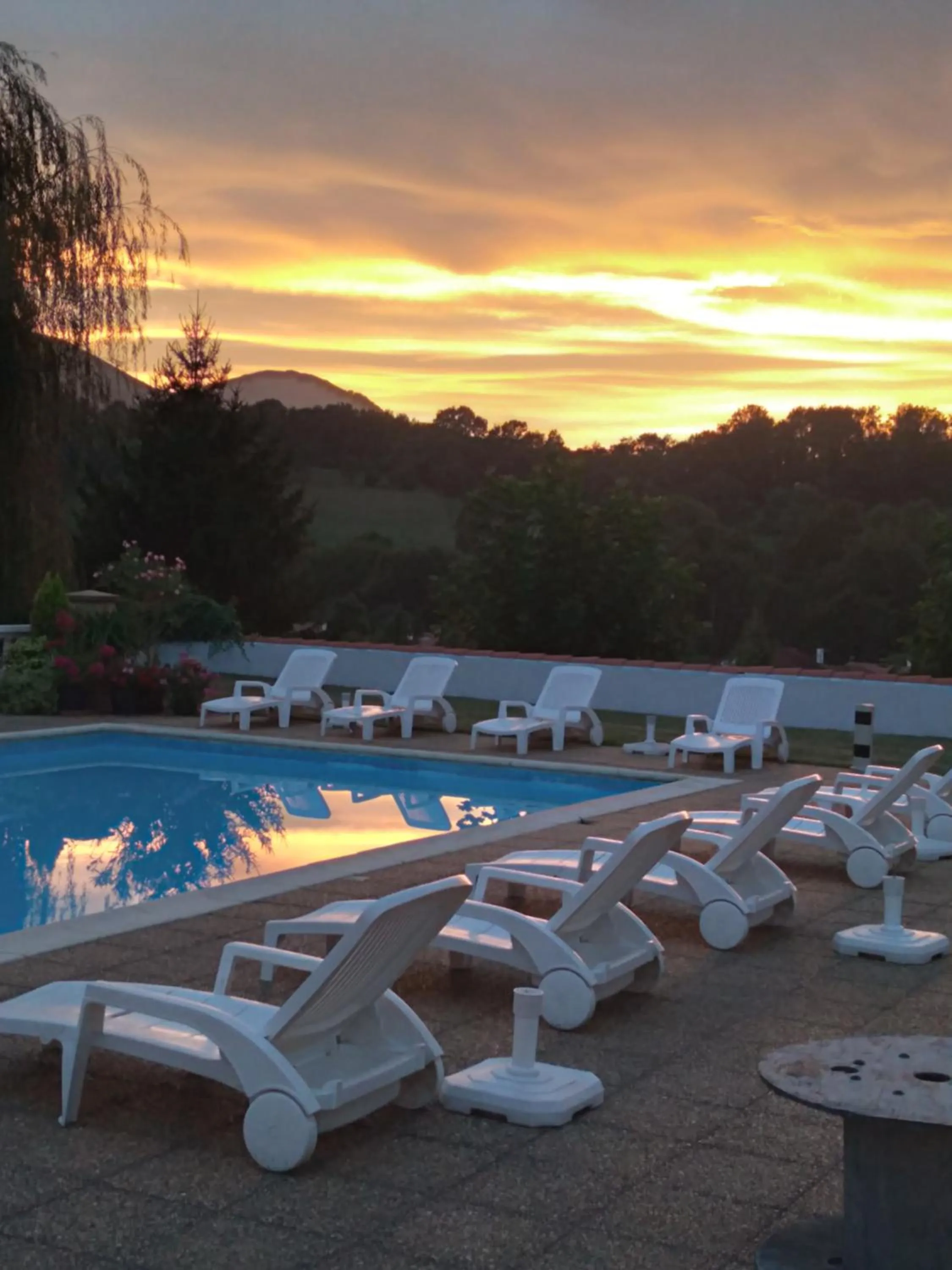 Sunset in Hôtel Camou