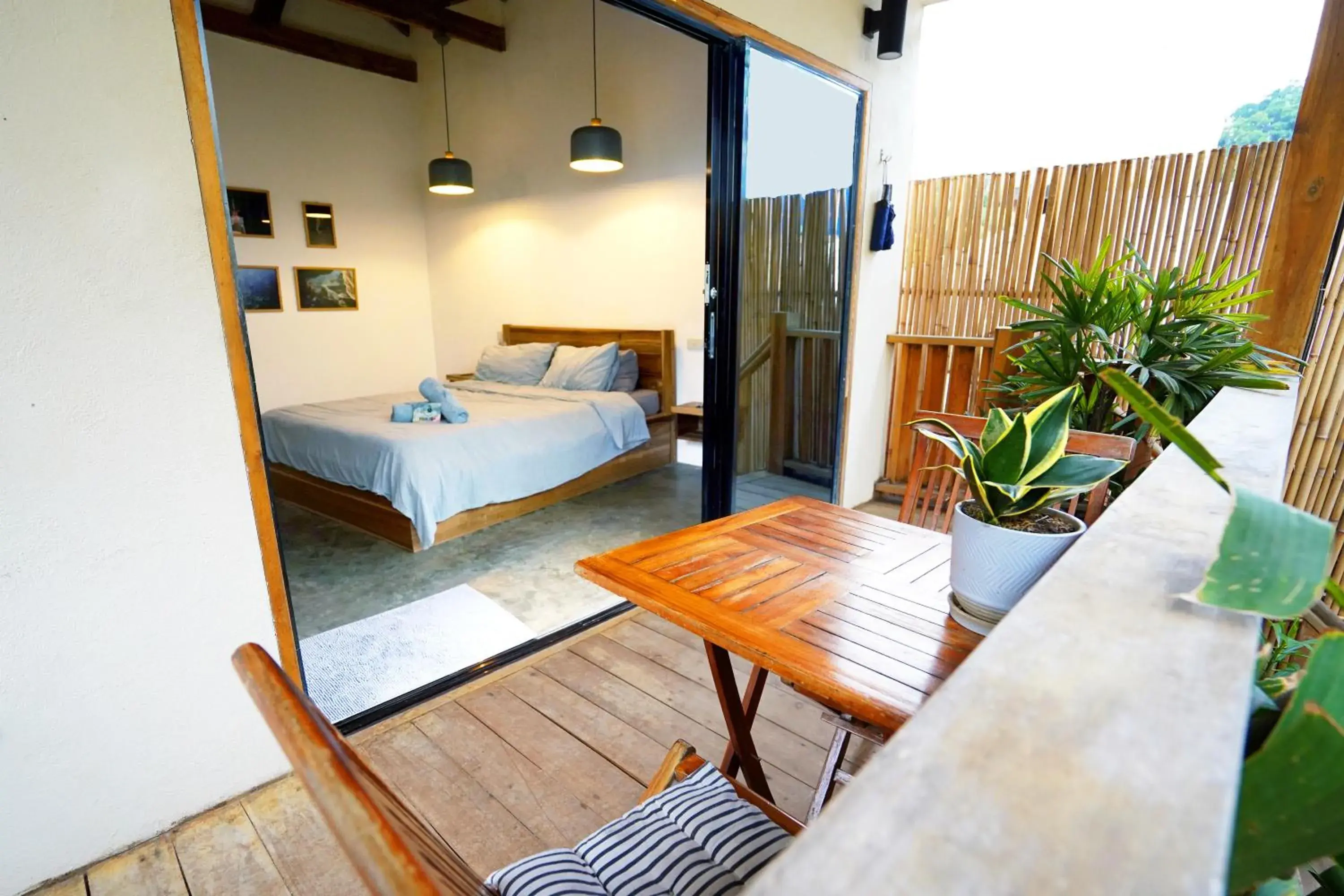 Fisheye The Rooms - Room 1 Fisheye The Rooms - Room 1