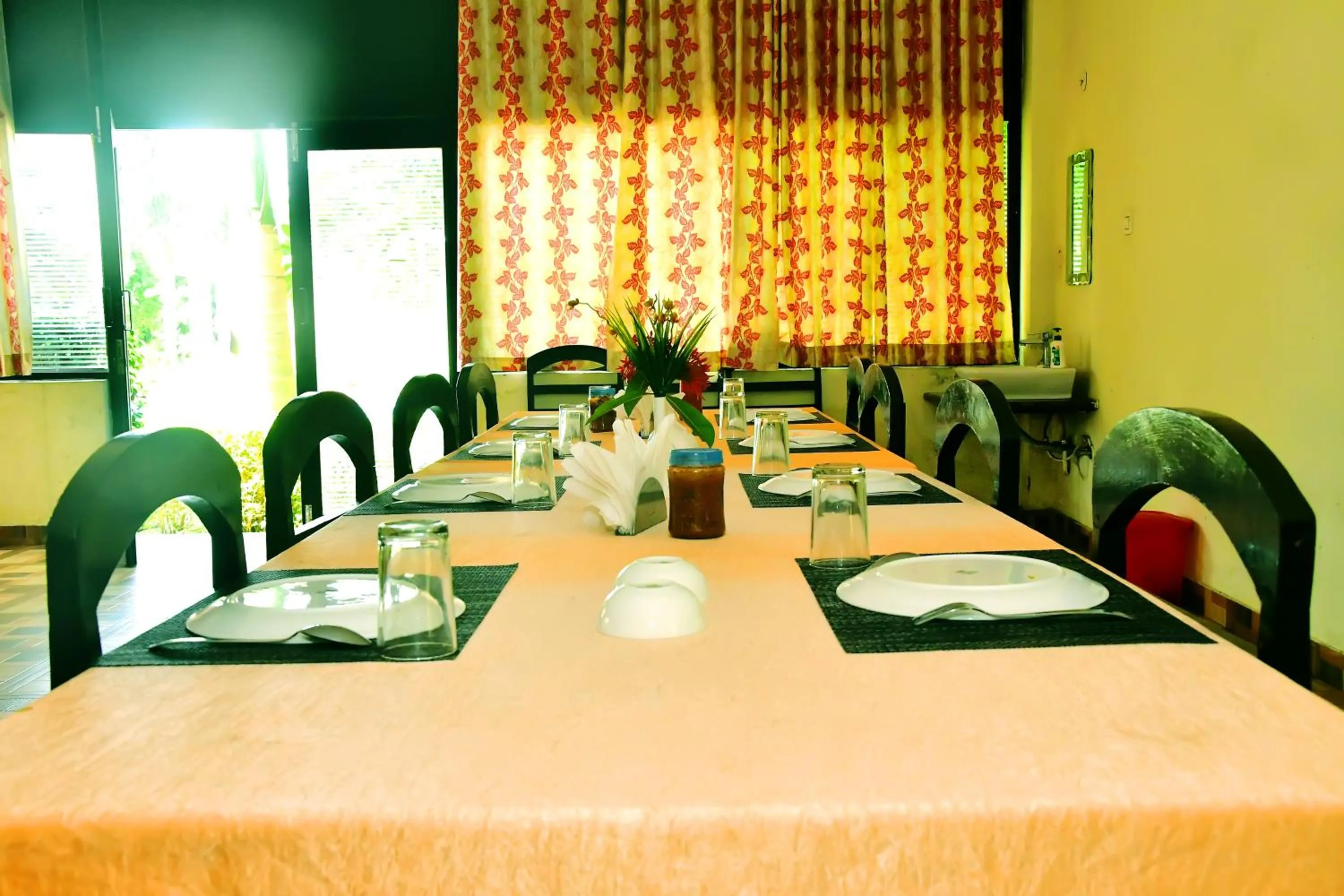 Restaurant/places to eat in Motibagh Resort
