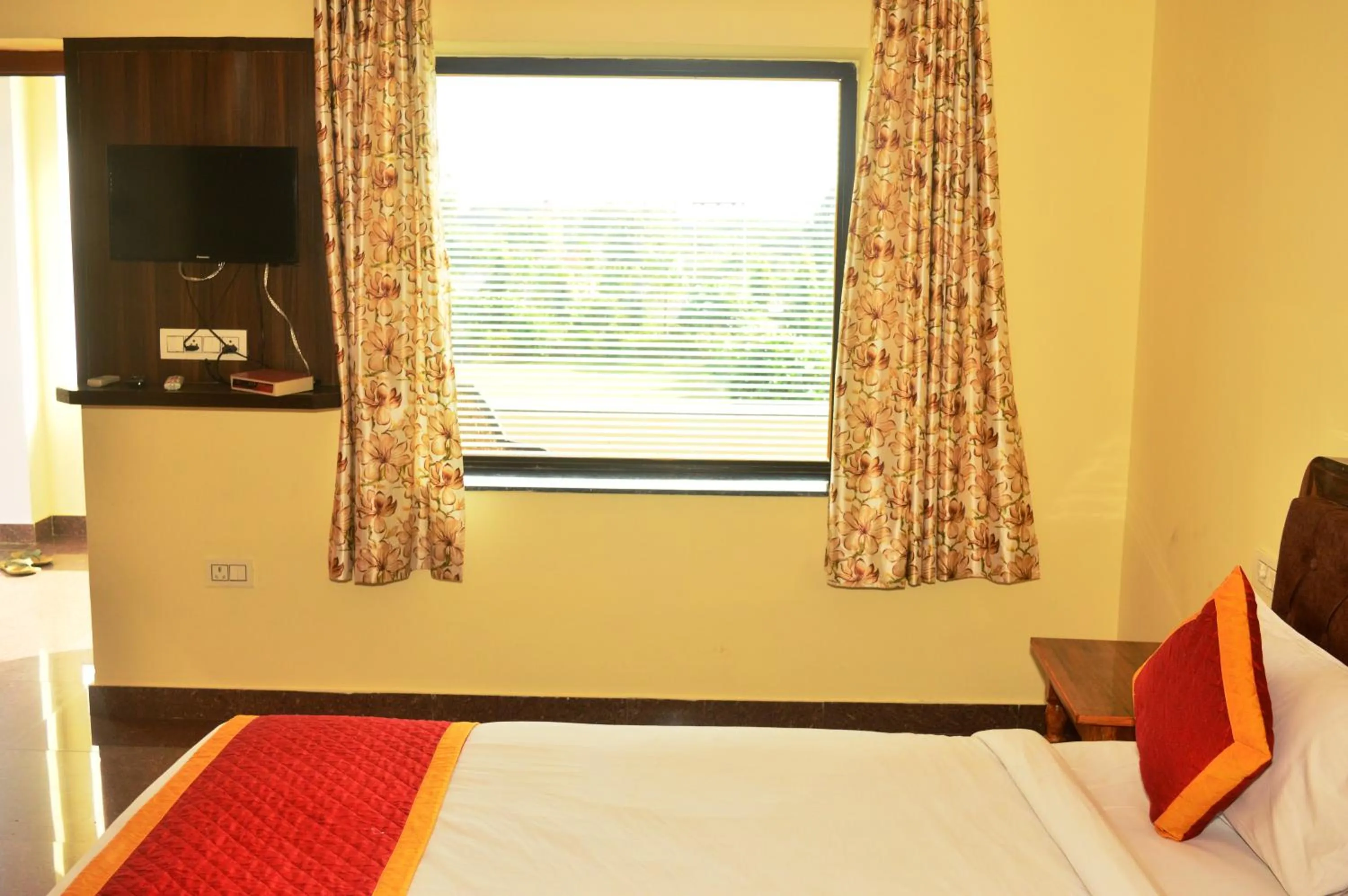 View (from property/room), Bed in Motibagh Resort