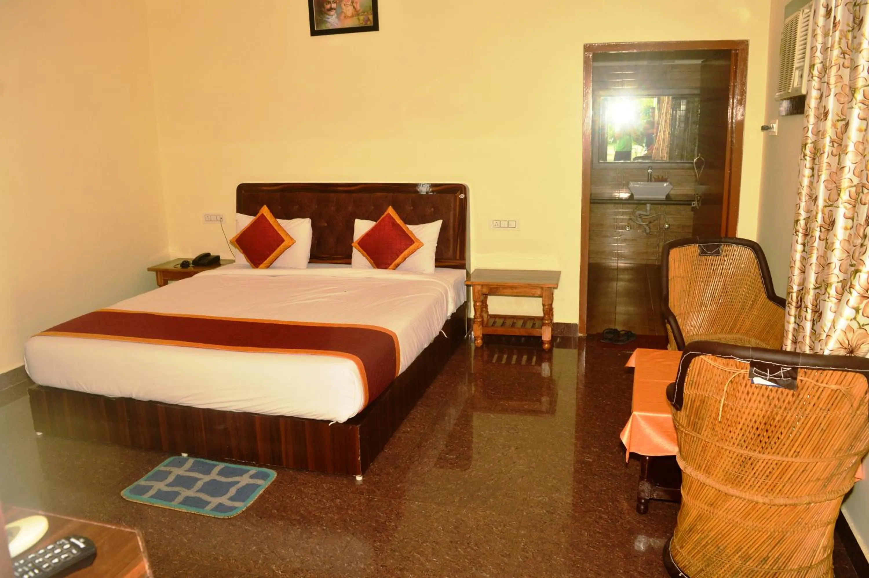 Bathroom, Bed in Motibagh Resort