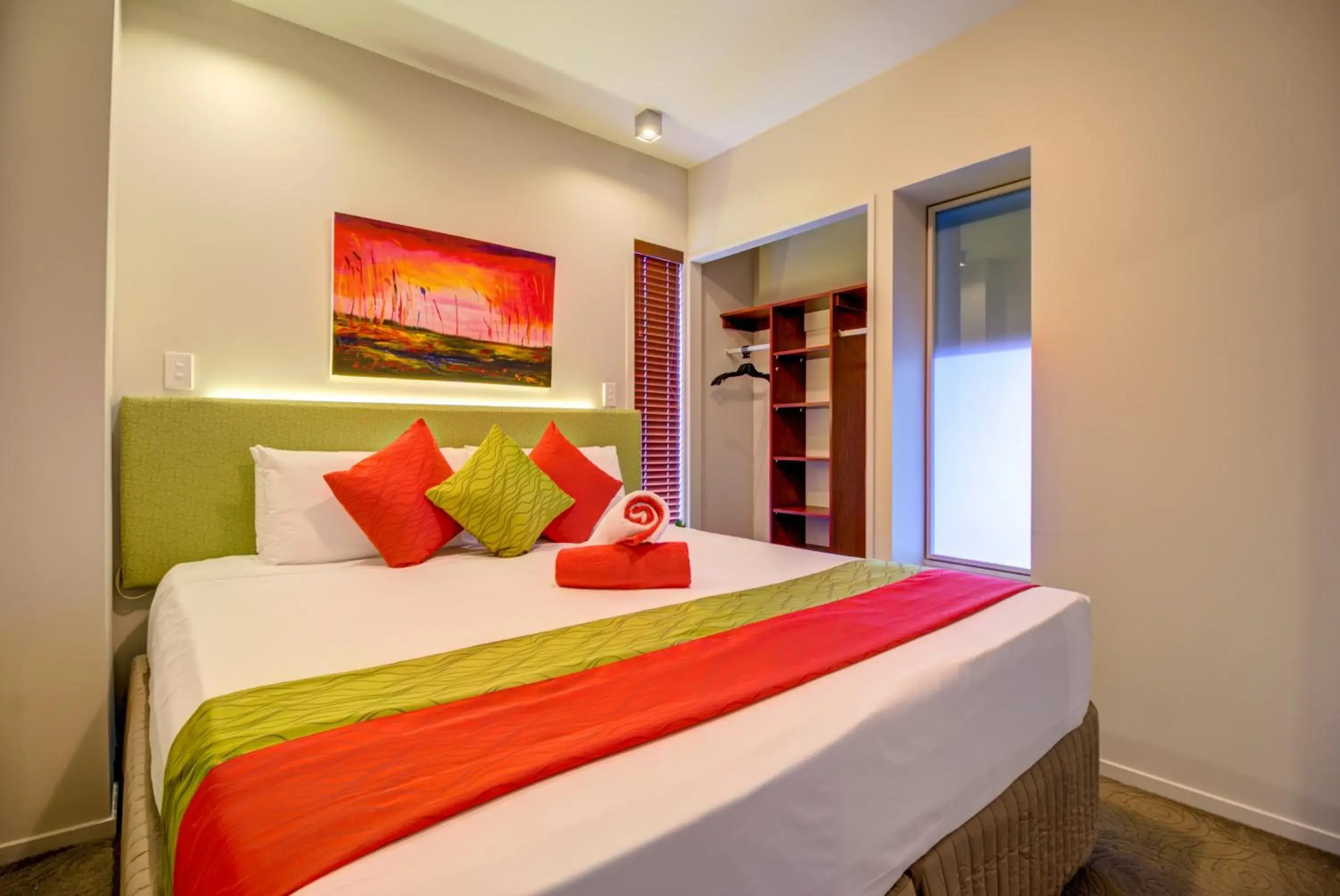 Bed in VR Auckland City Bed in VR Auckland City