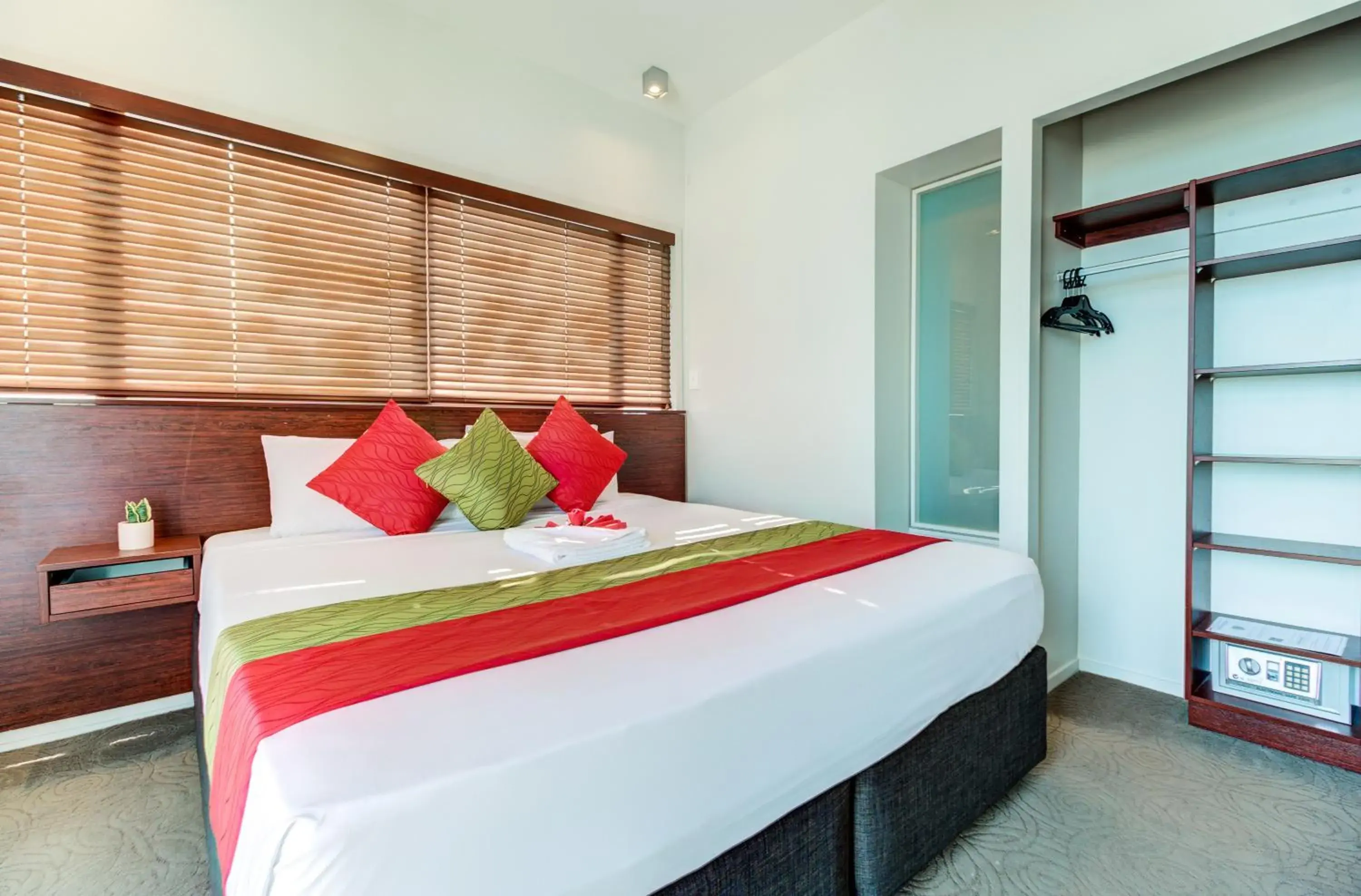 Bedroom, Bed in VR Auckland City Bedroom, Bed in VR Auckland City