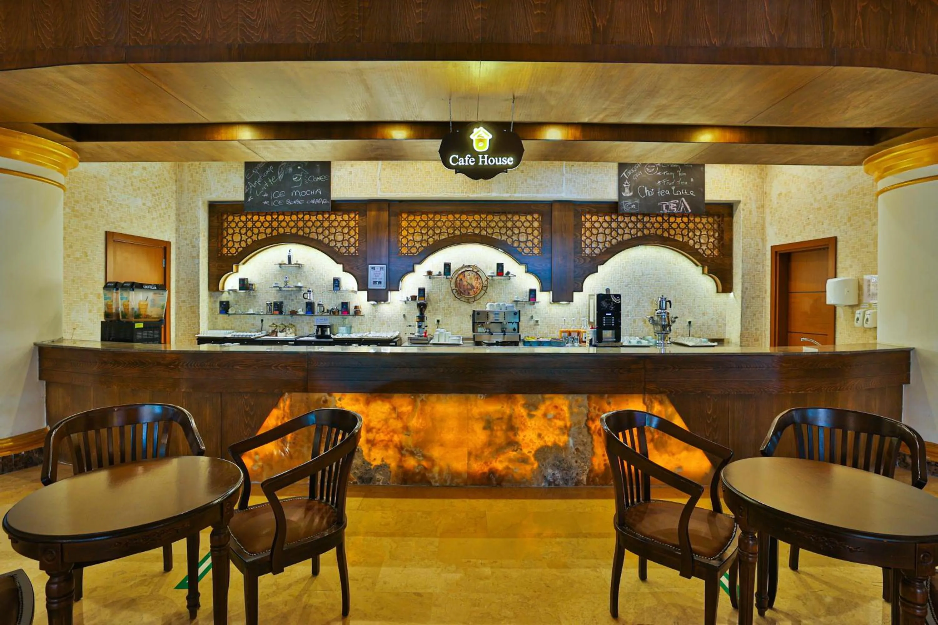 Seating area in Crystal Sunset Pearl Collection - Ultimate All Inclusive