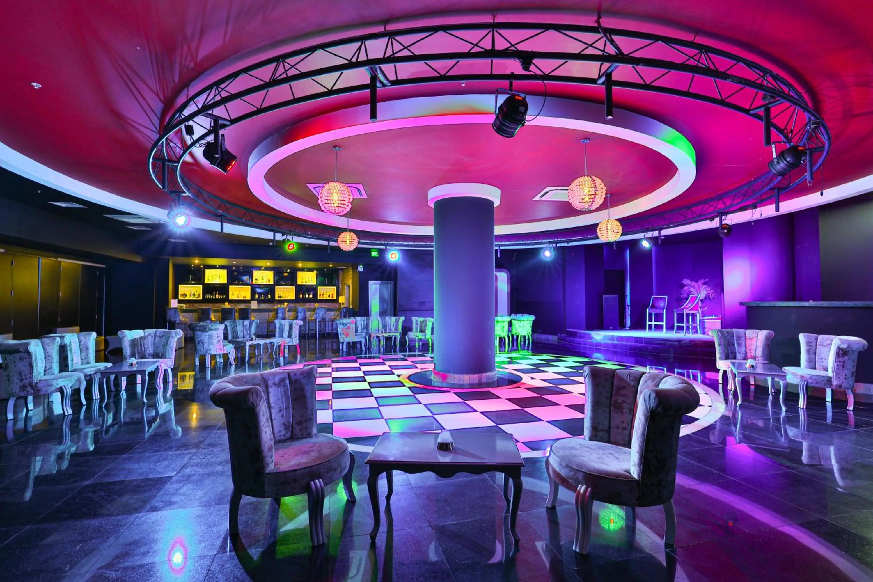 Evening entertainment in Crystal Sunset Pearl Collection - Ultimate All Inclusive