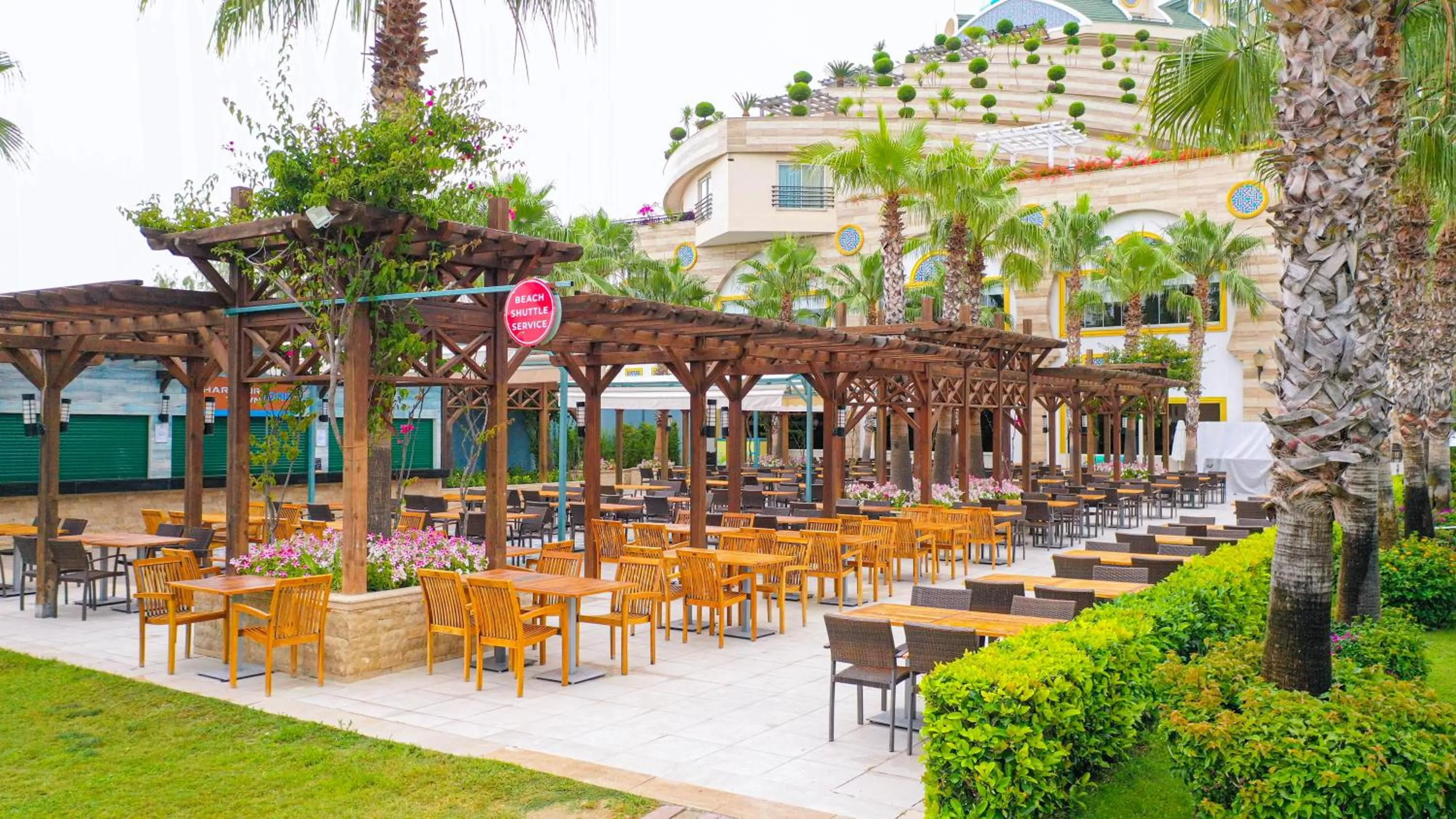 Restaurant/places to eat in Crystal Sunset Pearl Collection - Ultimate All Inclusive