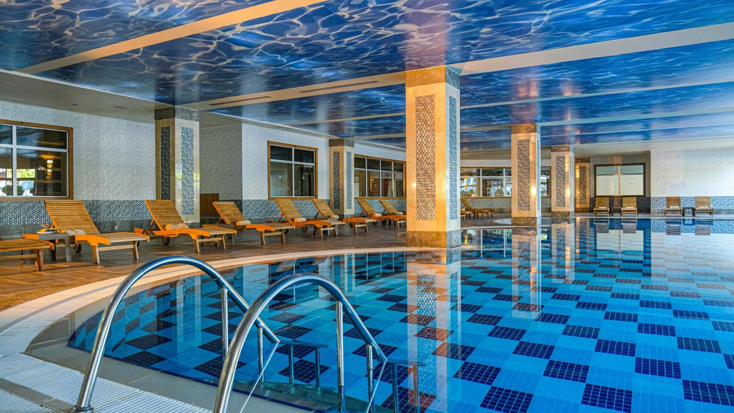 Swimming pool in Crystal Sunset Pearl Collection - Ultimate All Inclusive