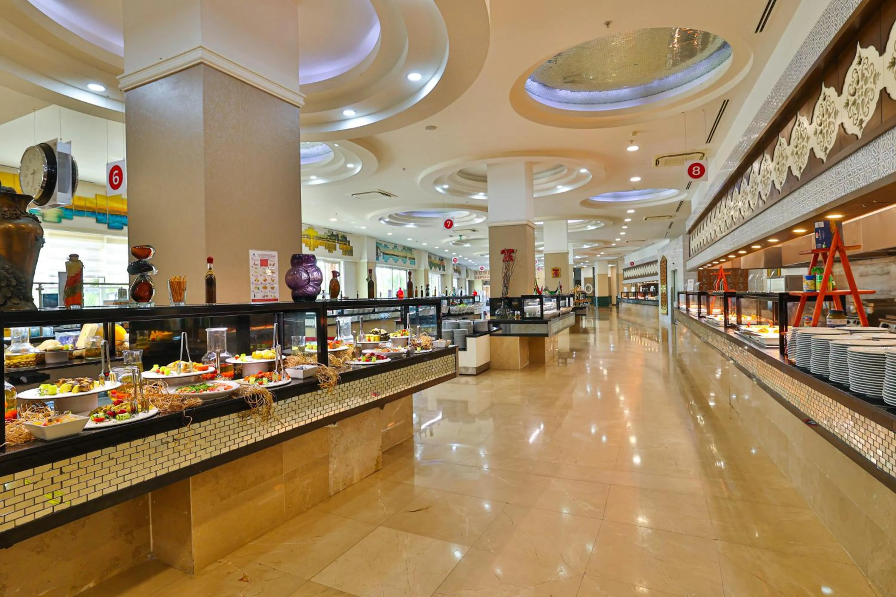 Restaurant/places to eat in Crystal Sunset Pearl Collection - Ultimate All Inclusive