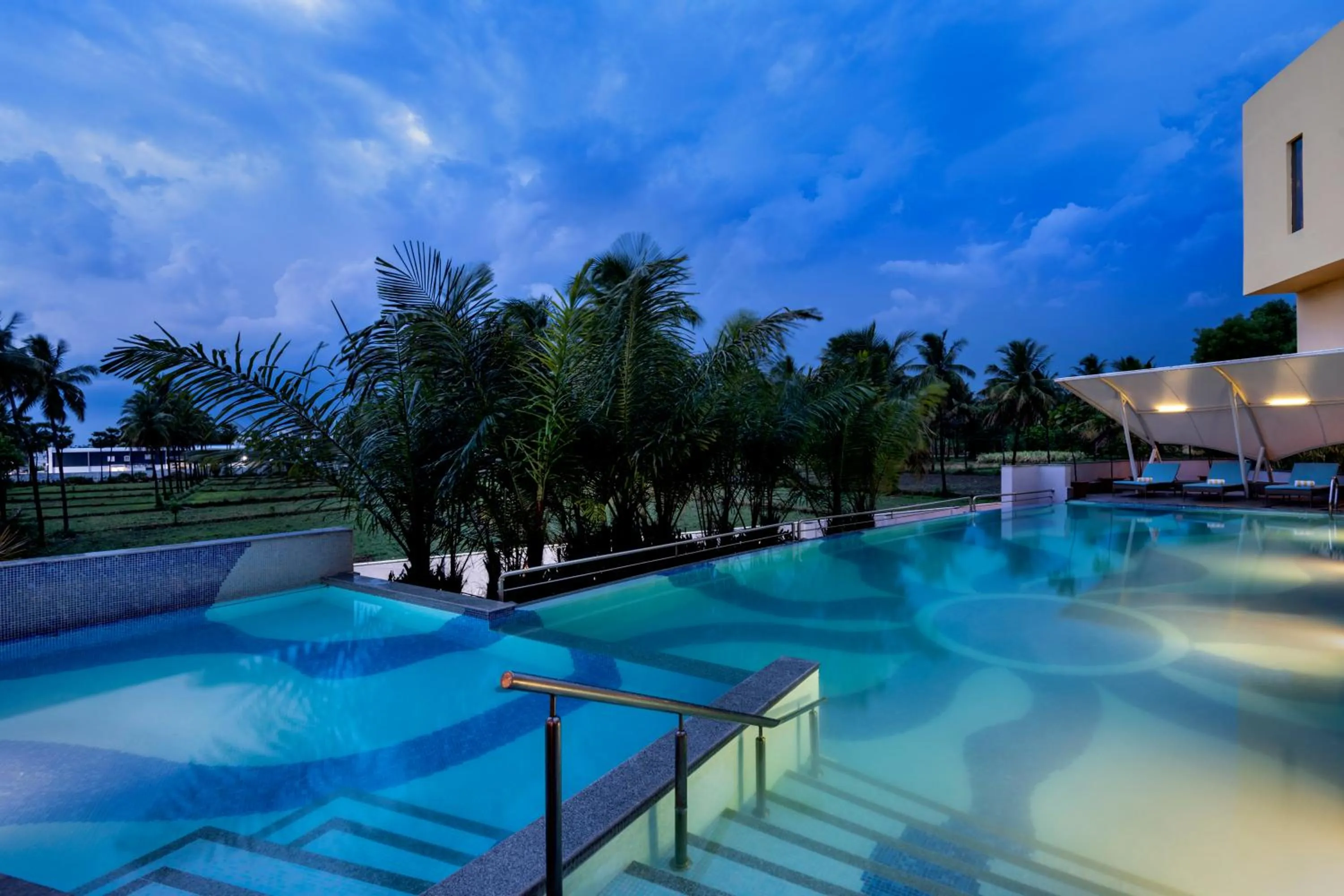 Pool view in Radisson Salem