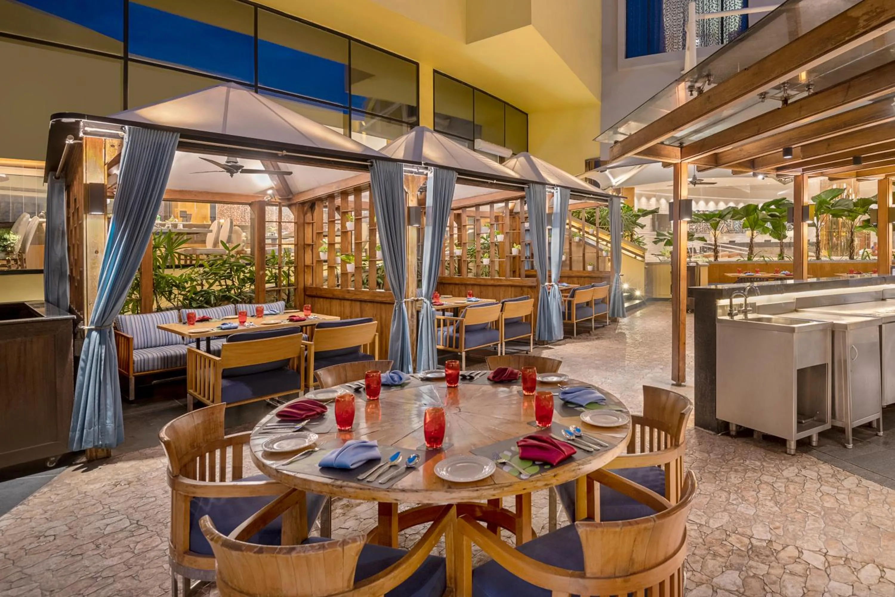Dining area in Radisson Salem