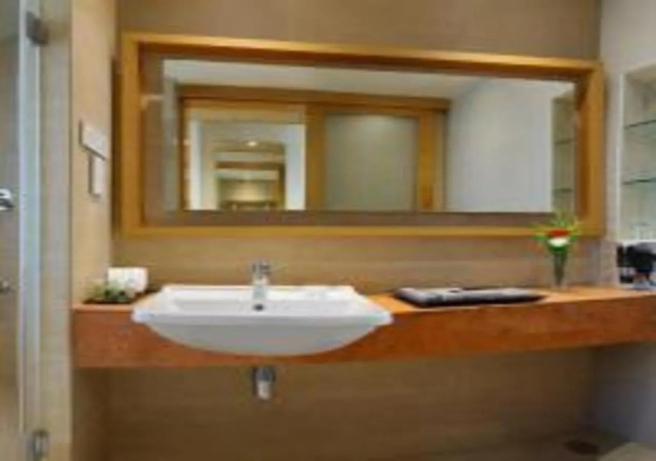 Bathroom in Radisson Salem