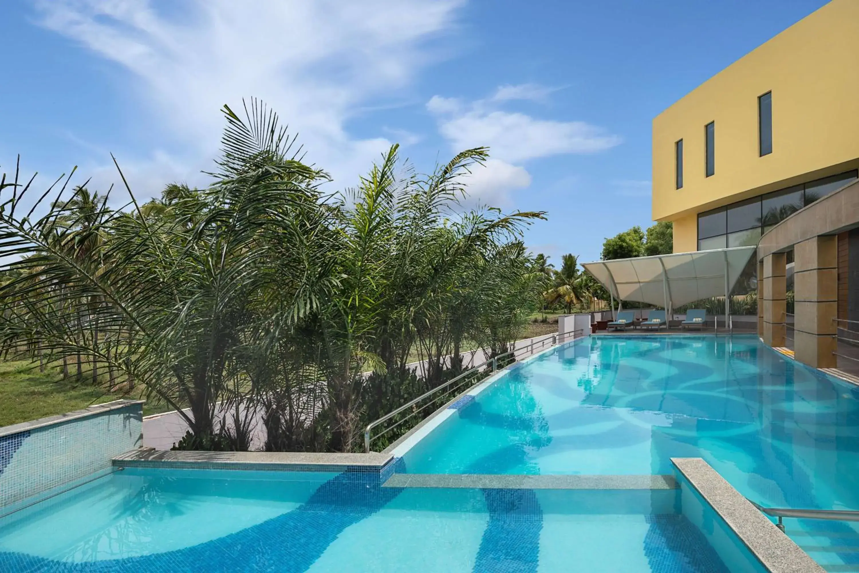 Pool view in Radisson Salem Pool view in Radisson Salem