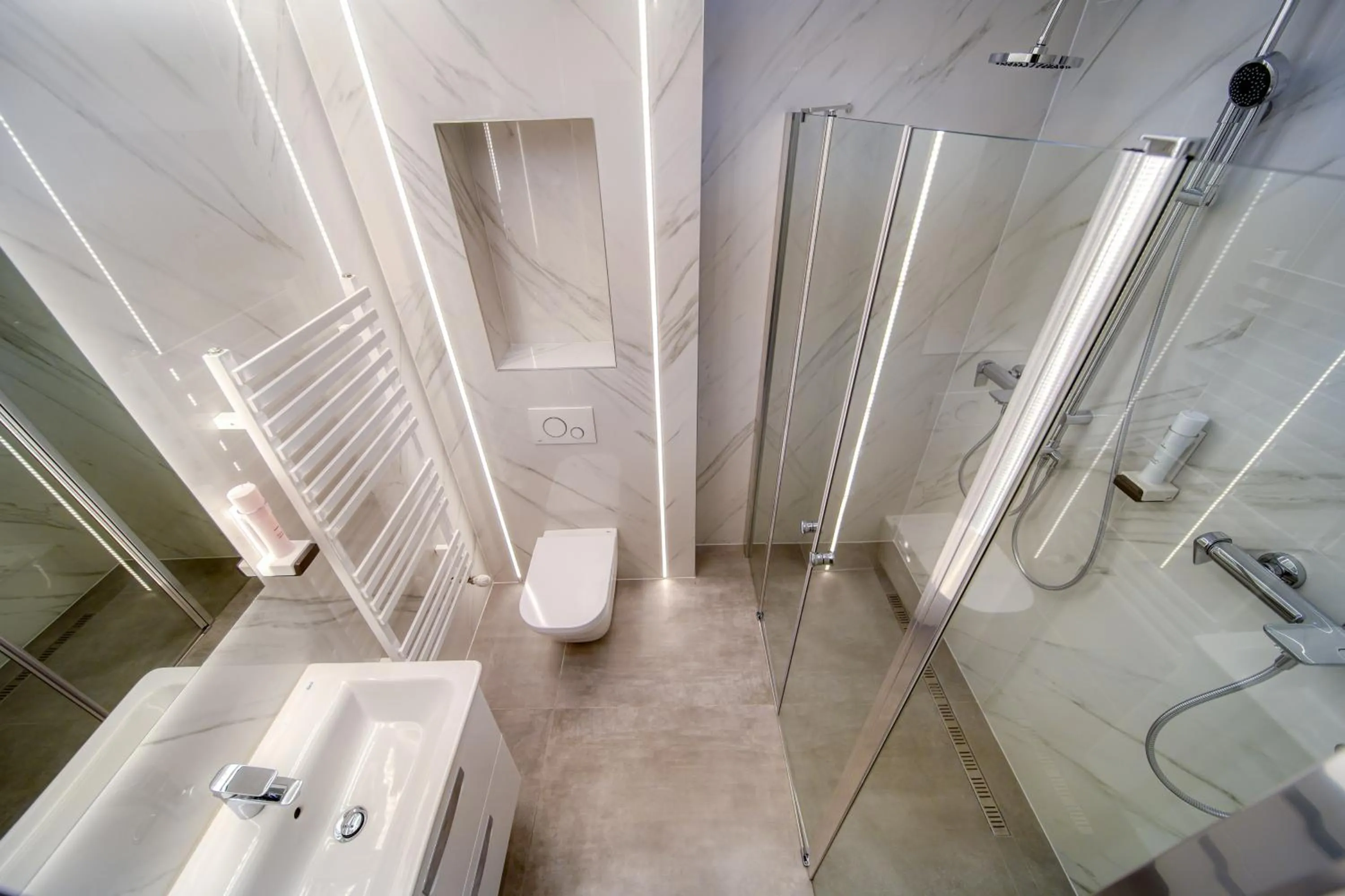 Shower in Hotel Szeifert