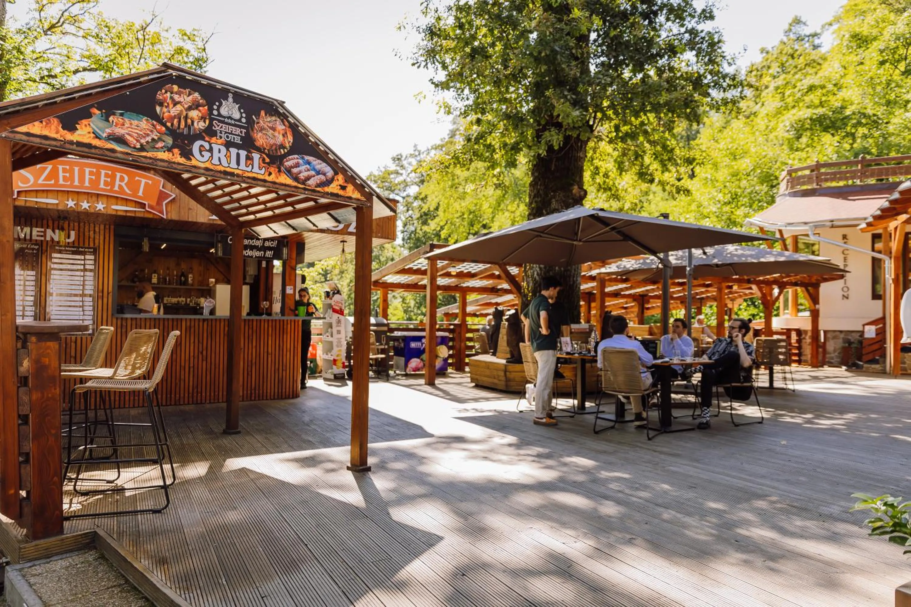 Restaurant/places to eat in Hotel Szeifert