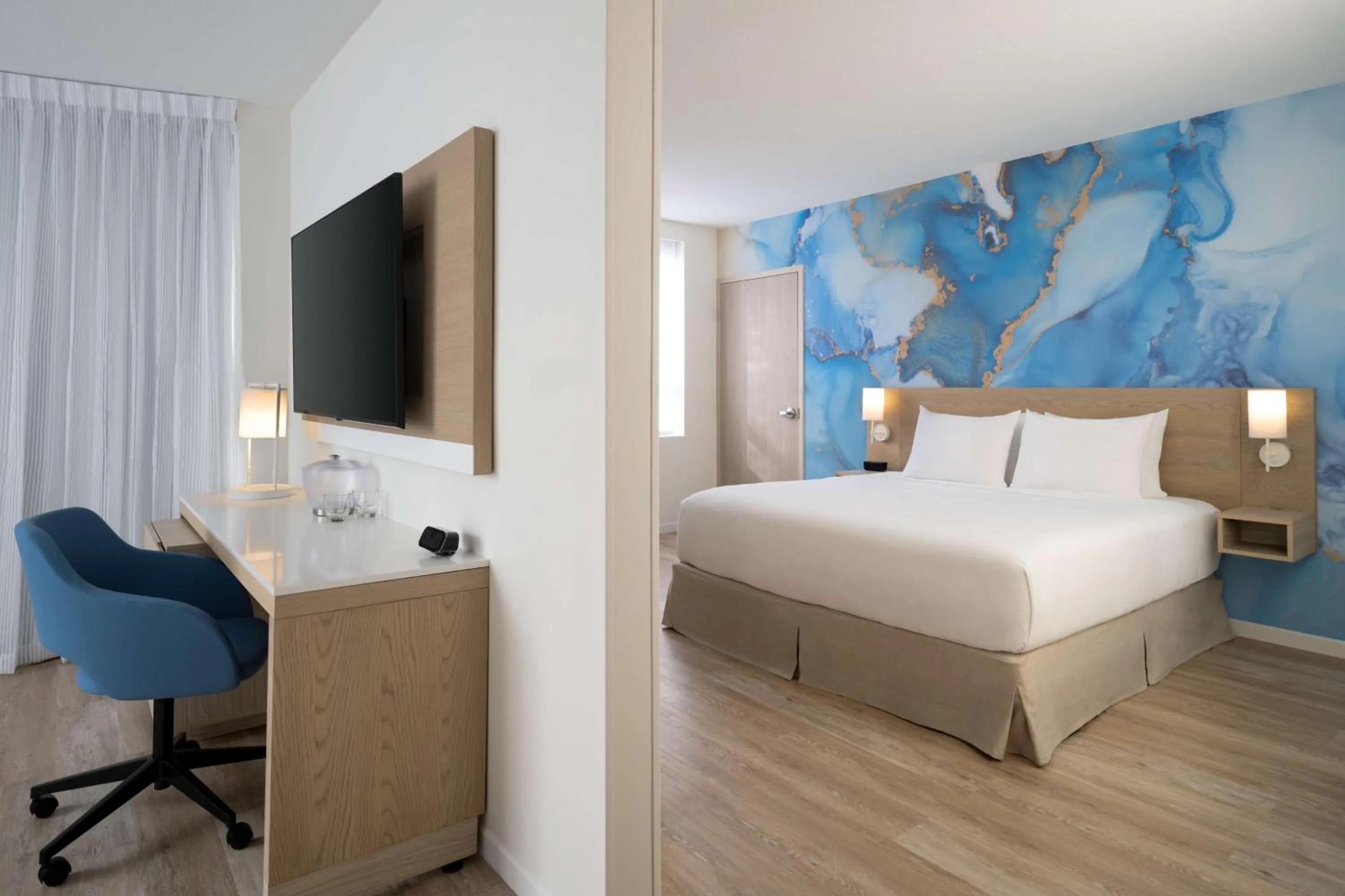 Photo of the whole room, Bed in Hyatt Place Delray Beach