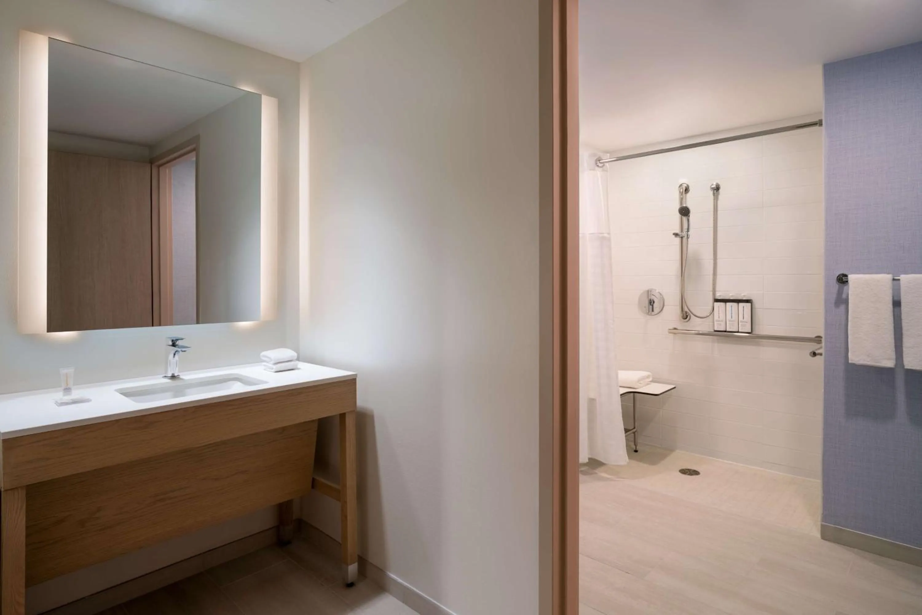 Photo of the whole room in Hyatt Place Delray Beach