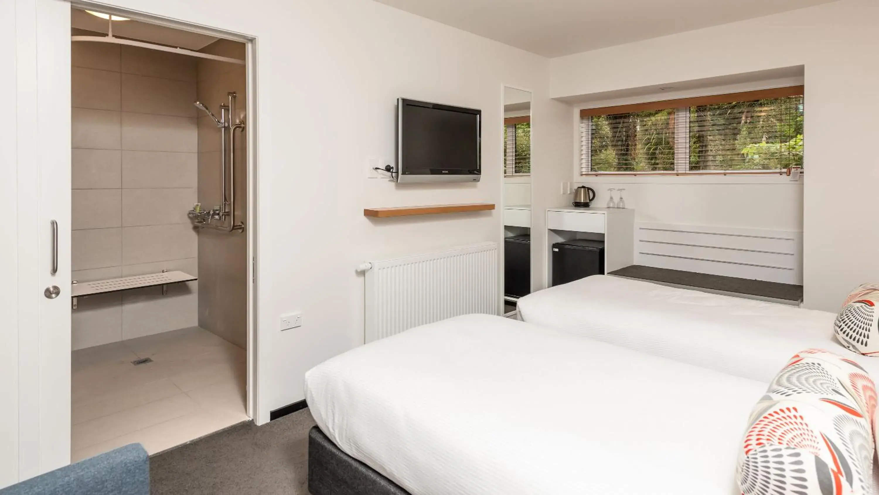 Family Queen Room in Heartland Hotel Glacier Country Family Queen Room in Heartland Hotel Glacier Country